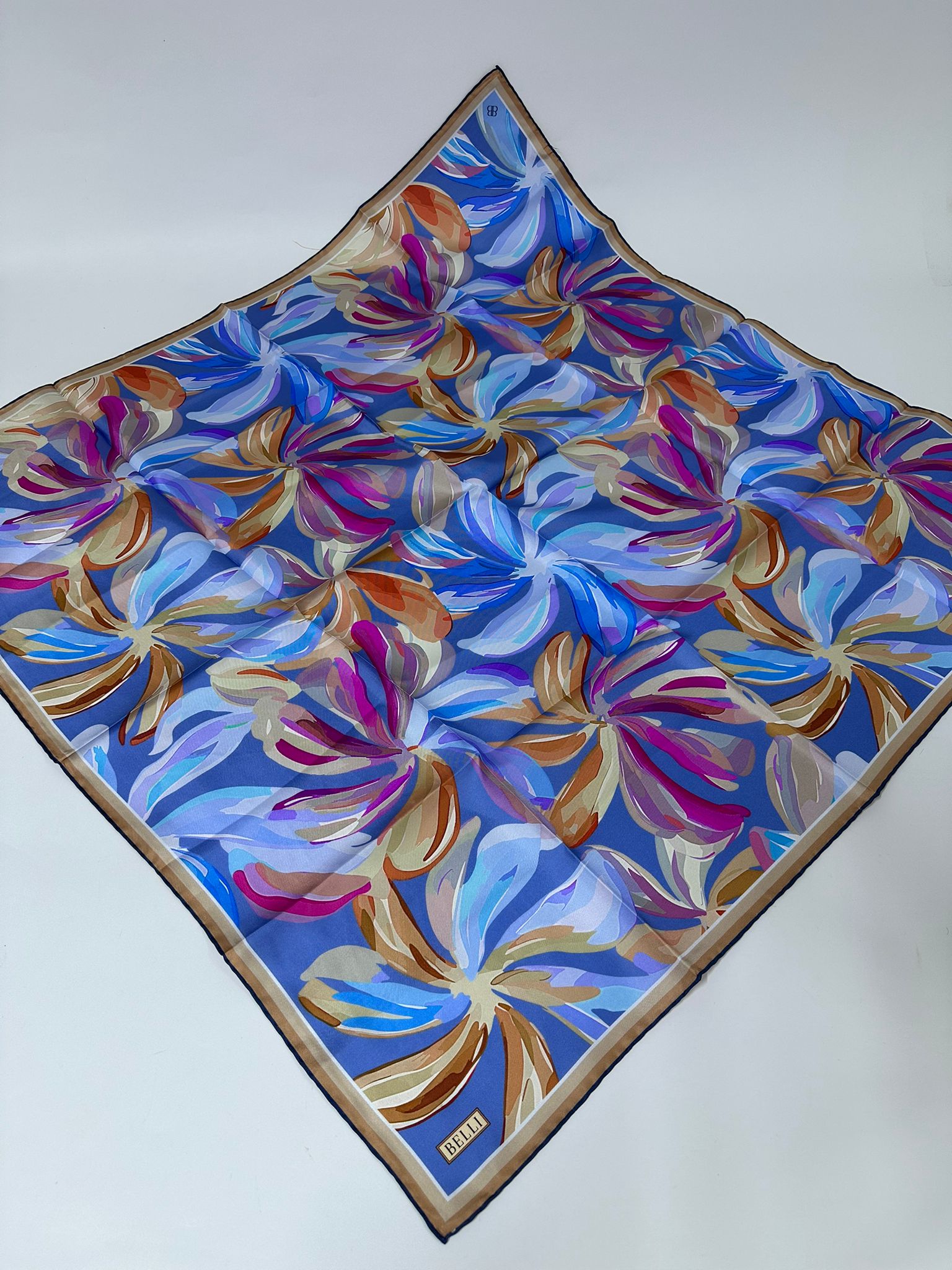 BELLİ ÇİÇEK DESEN İPEK EŞARP