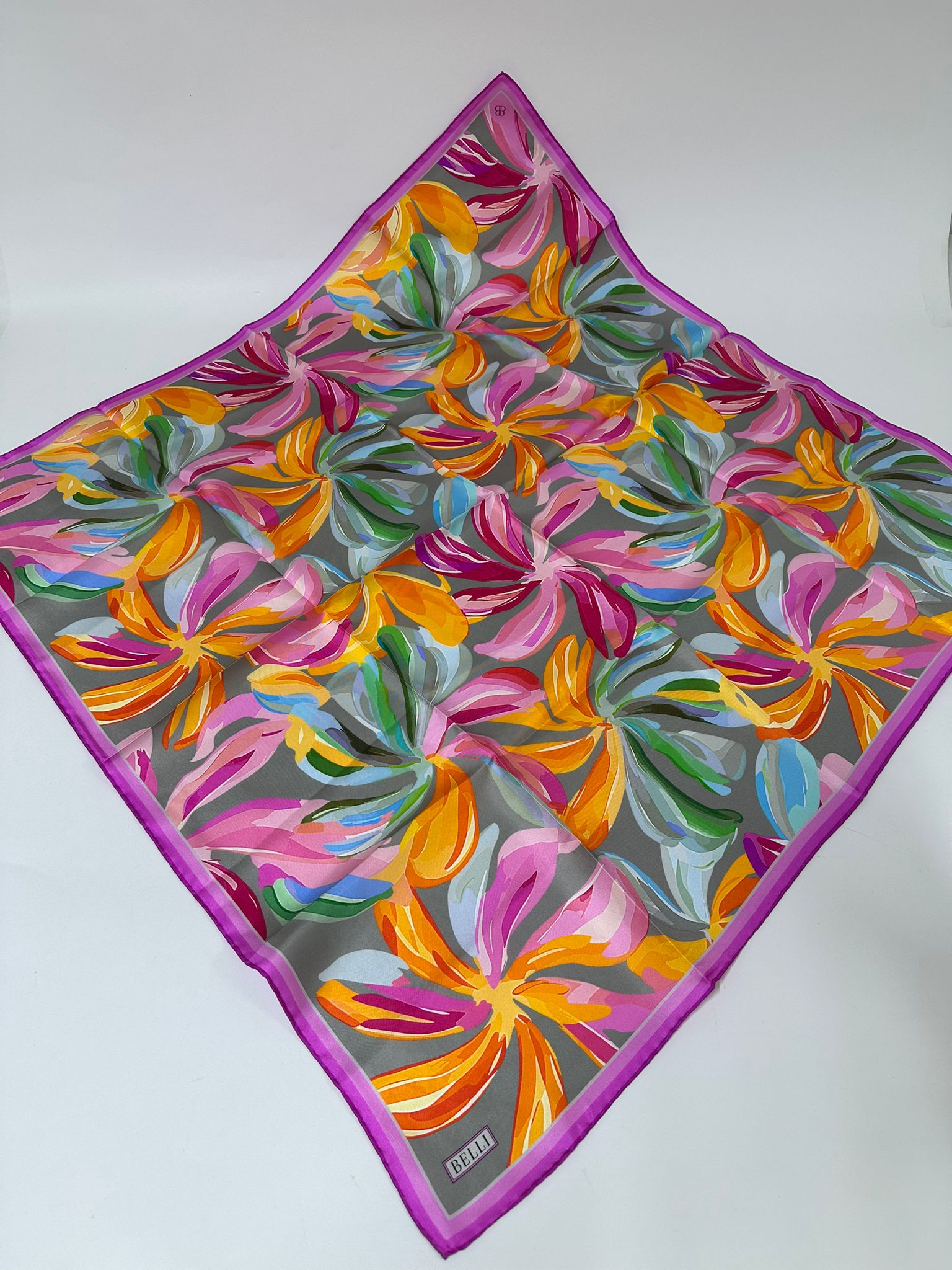 BELLİ ÇİÇEK DESEN İPEK EŞARP