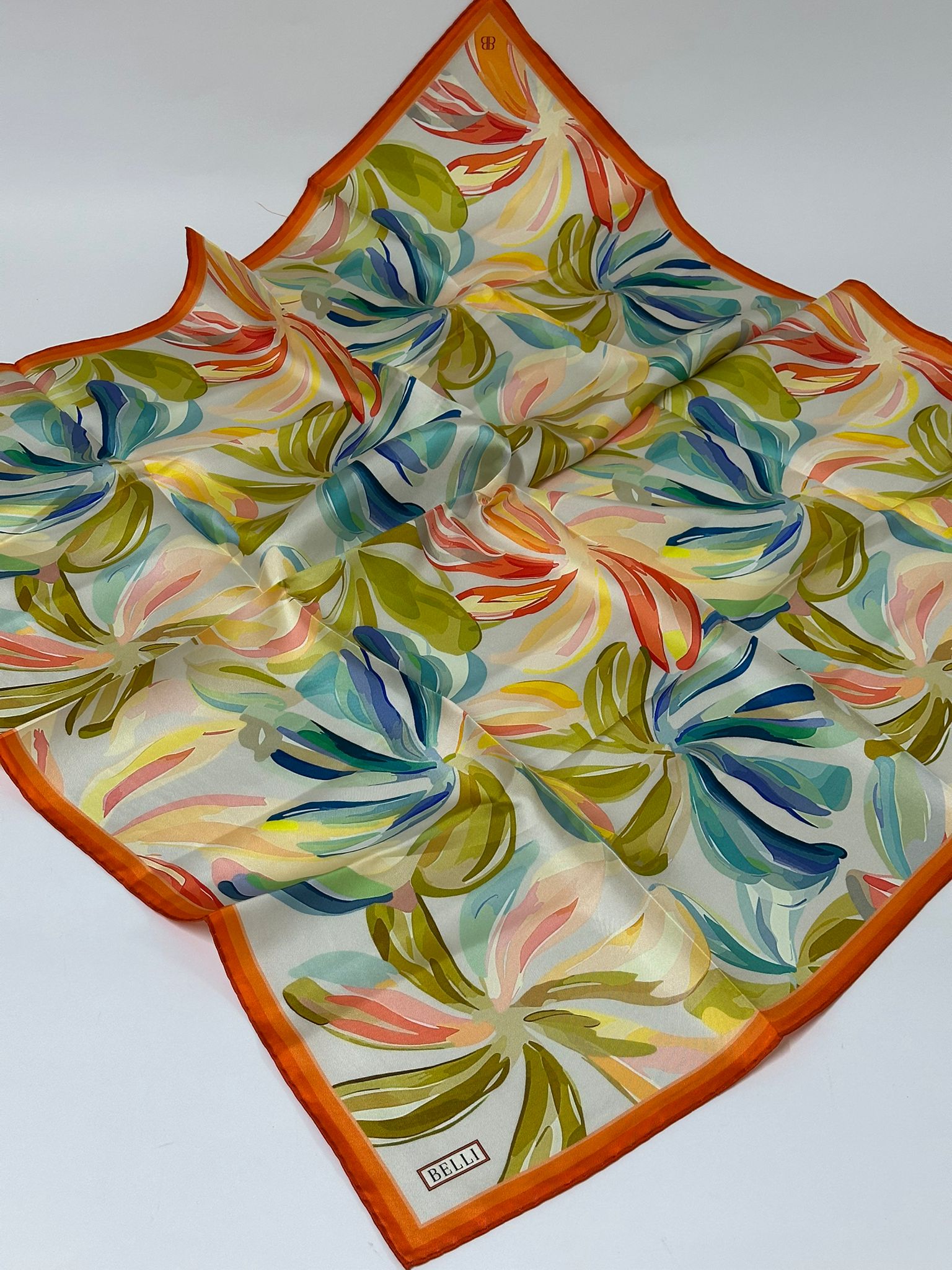 BELLİ ÇİÇEK DESEN İPEK EŞARP