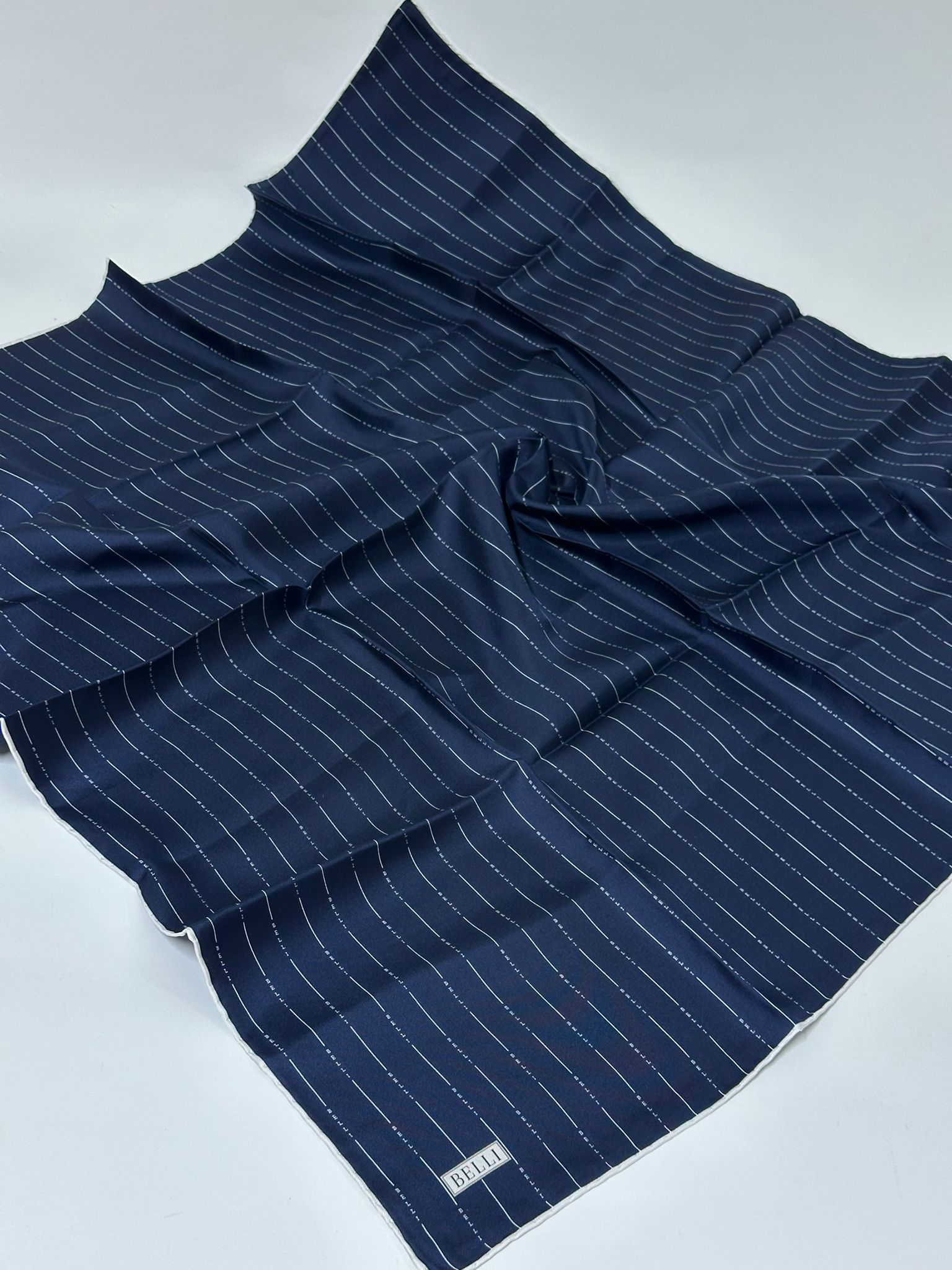 BELLİ ÇİZGİ DESEN İPEK EŞARP