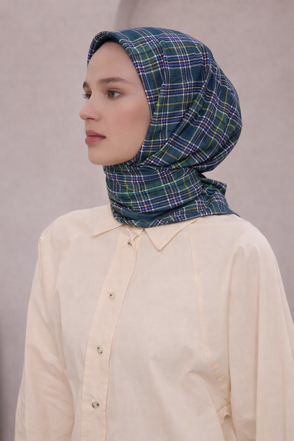 BELLİ EKOSE DESEN İPEK EŞARP