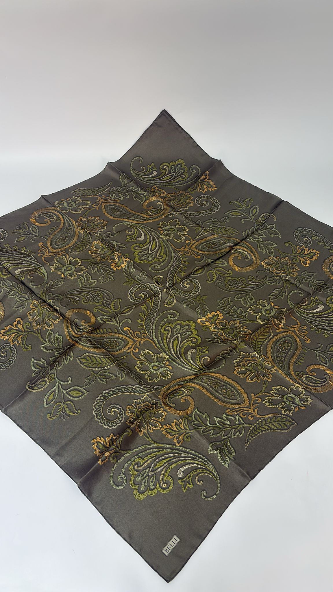 BELLİ ÇİÇEK DESEN İPEK EŞARP