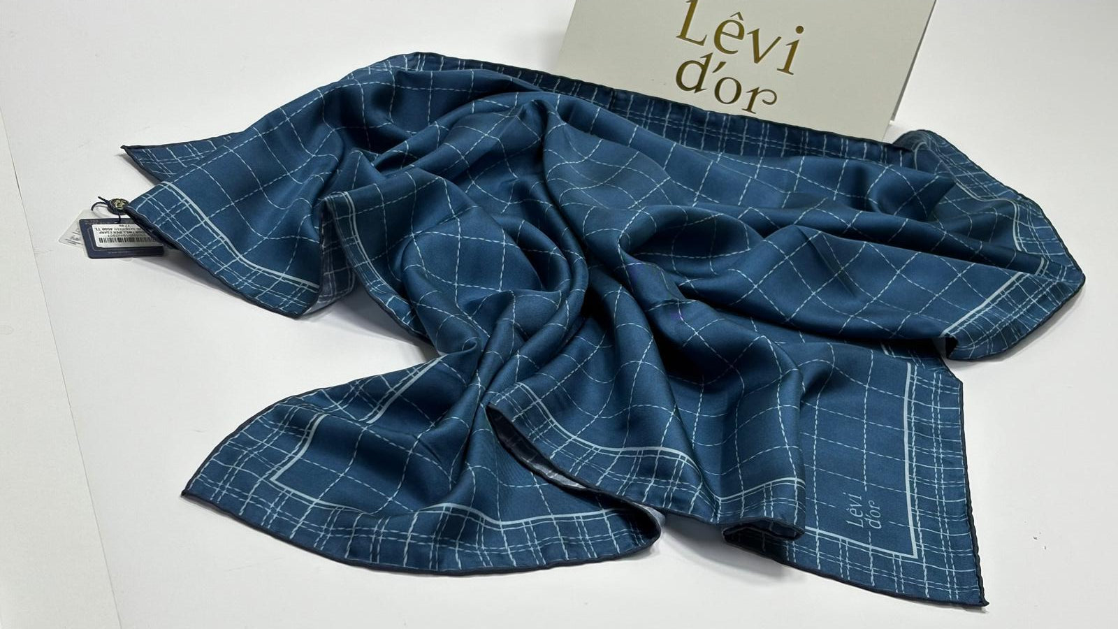 LEVİDOR KARE DESEN İPEK EŞARP