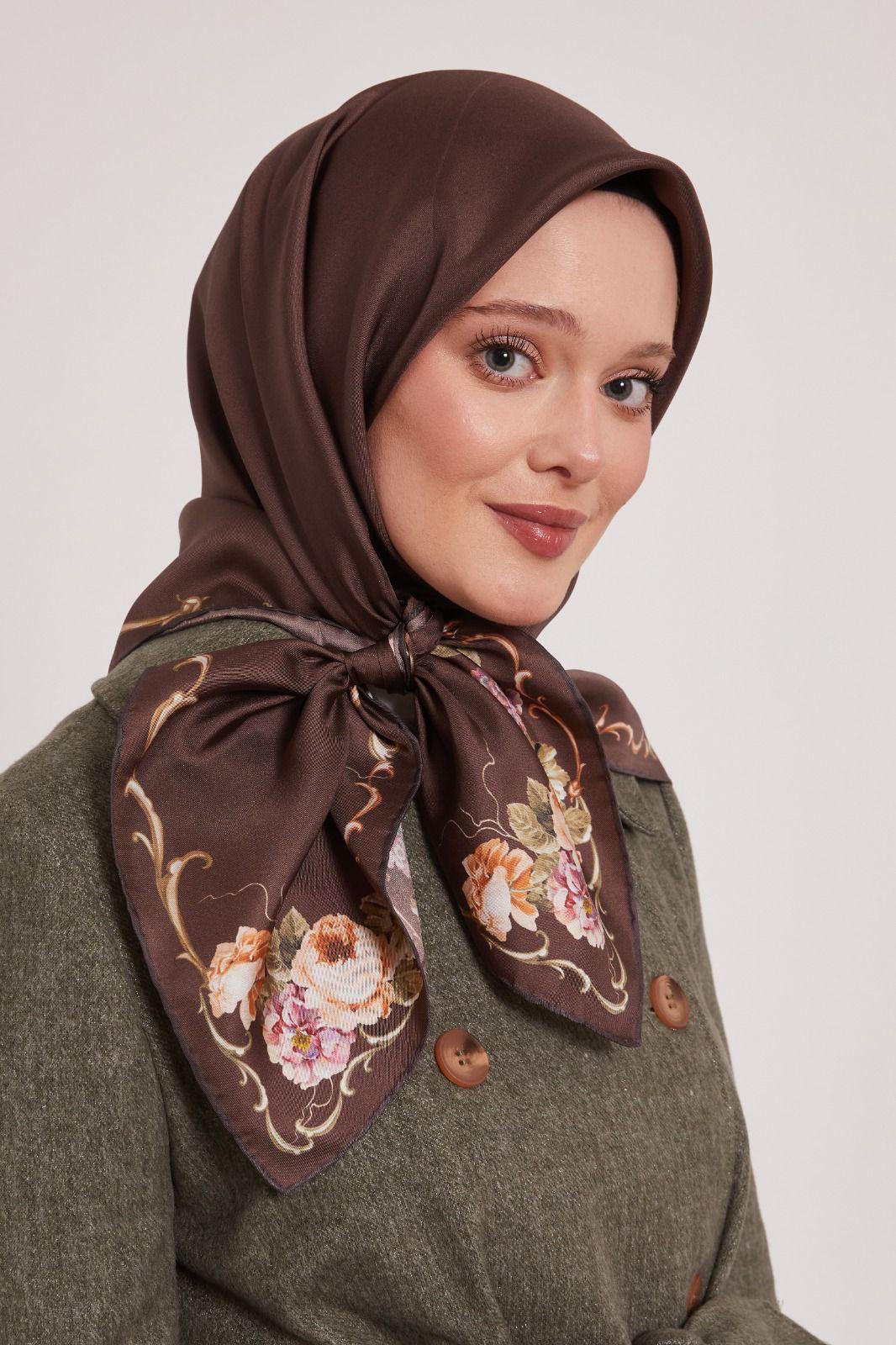 LEVİDOR KENAR DESENLİ DÜZ İPEK EŞARP