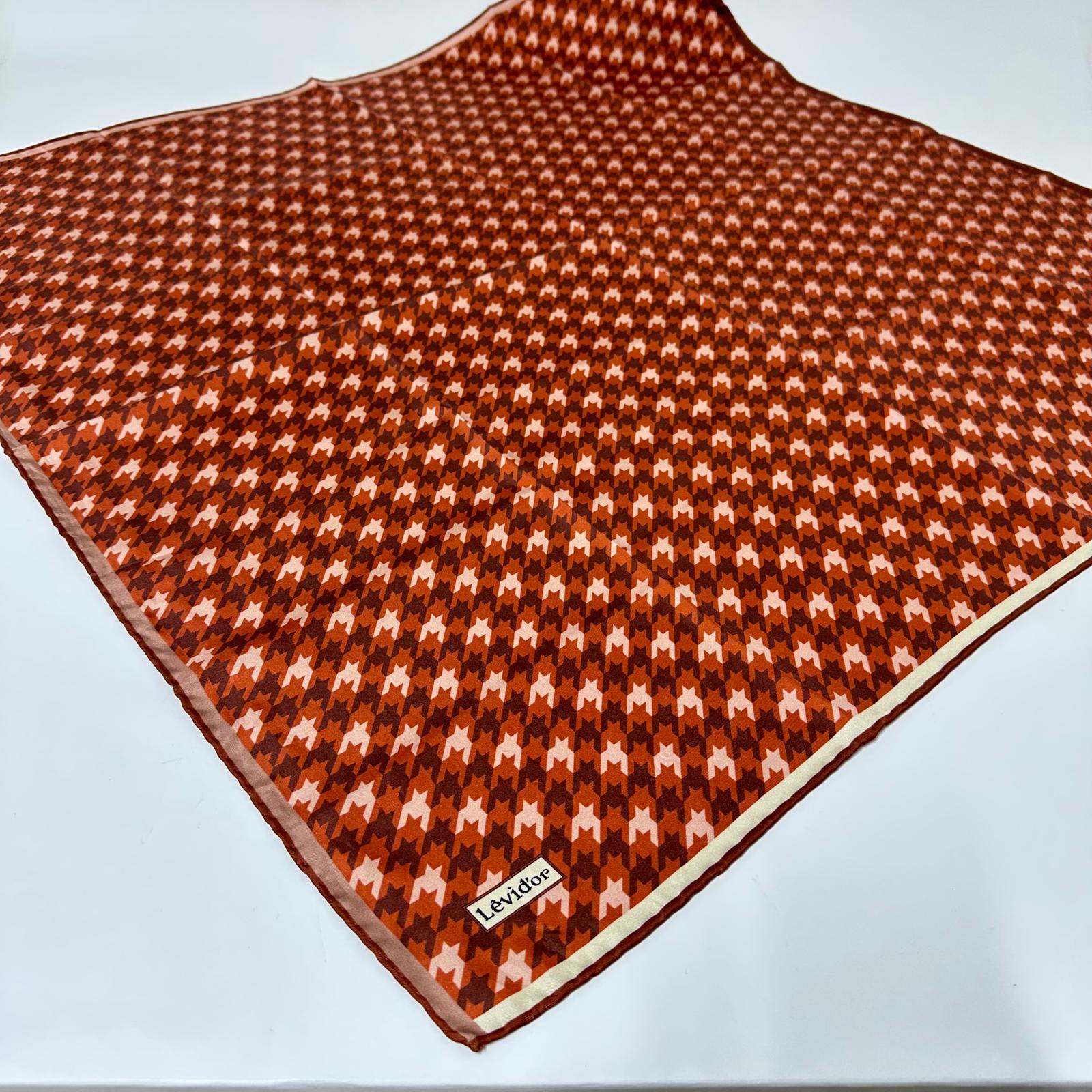 LEVİDOR KAZ AYAĞI DESEN İPEK EŞARP