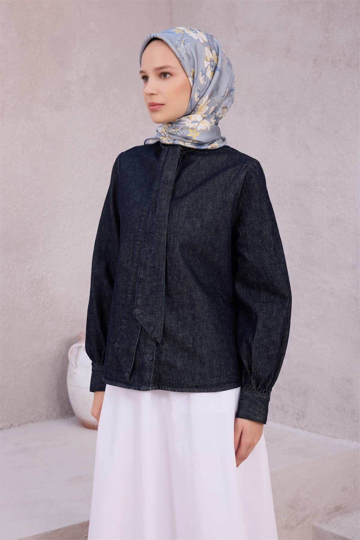 BELLİ ÇİÇEK DESEN İPEK EŞARP