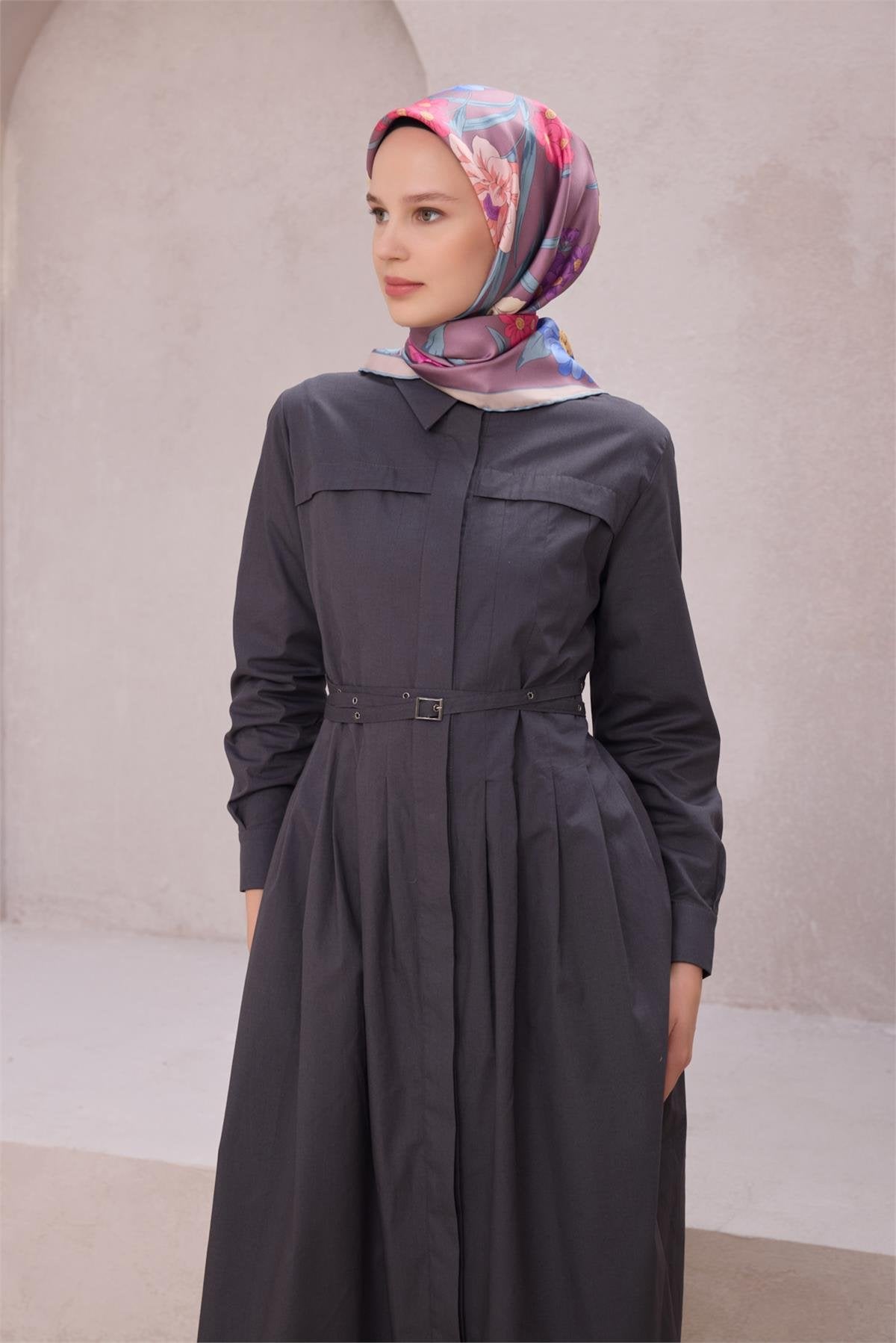 BELLİ ÇİÇEK DESEN İPEK EŞARP