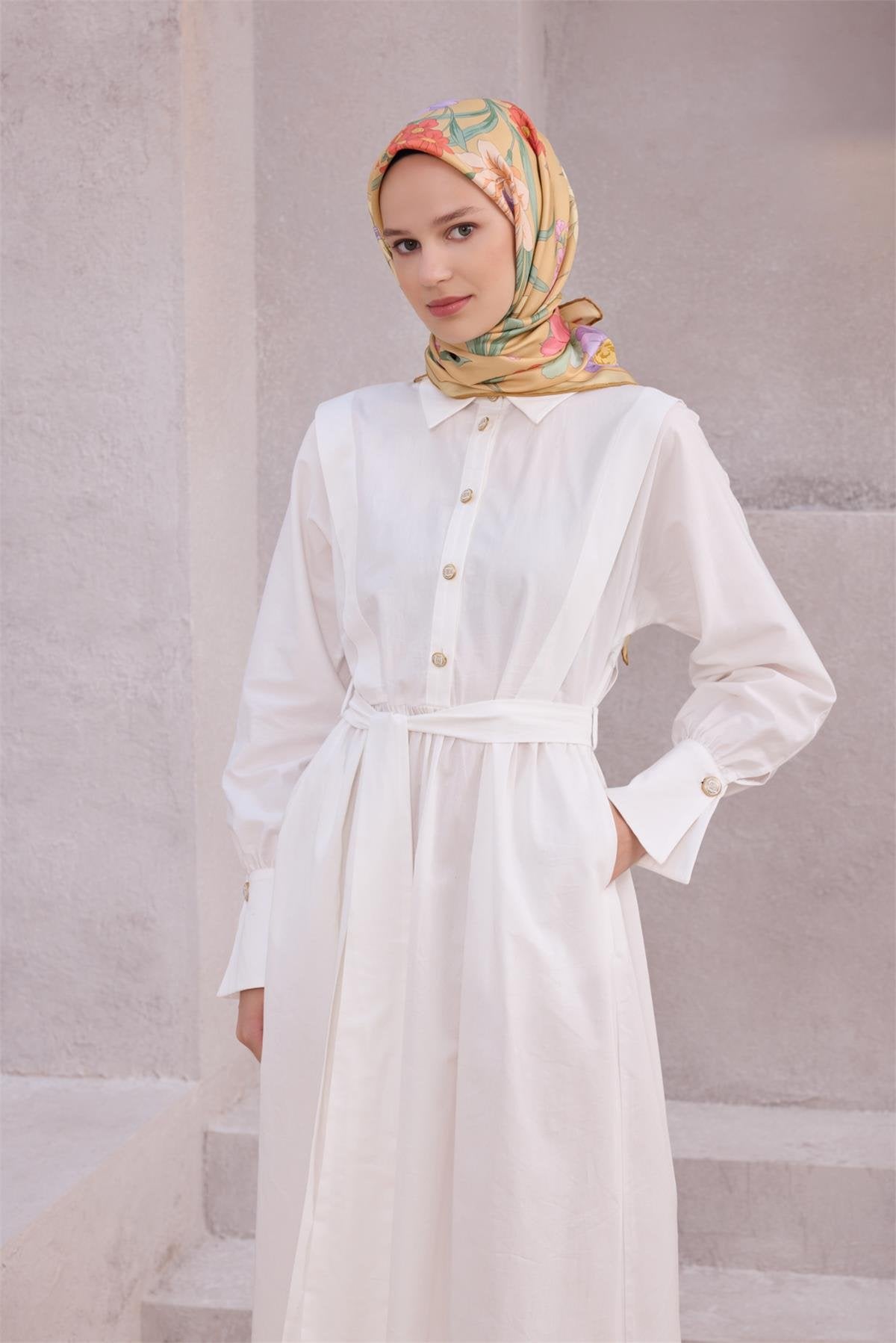 BELLİ ÇİÇEK DESEN İPEK EŞARP