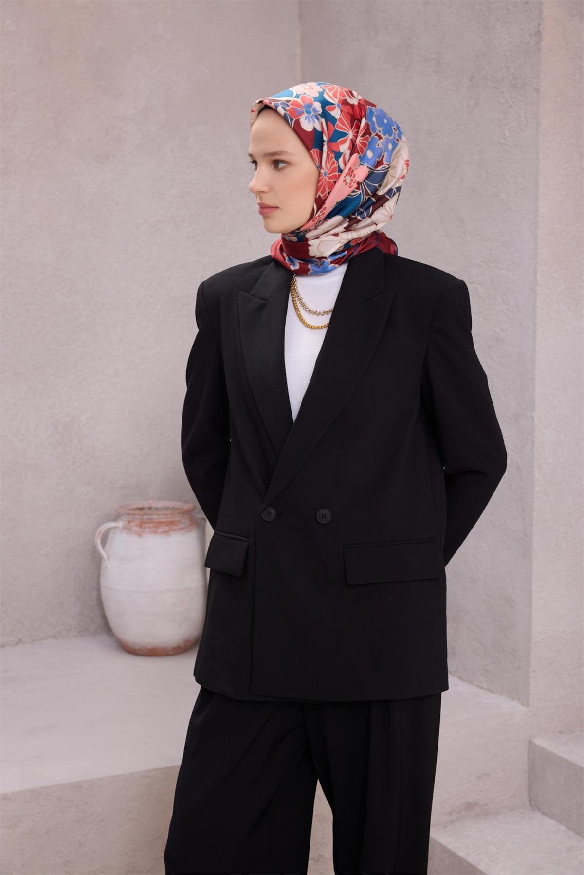 BELLİ ÇİÇEK DESEN İPEK EŞARP