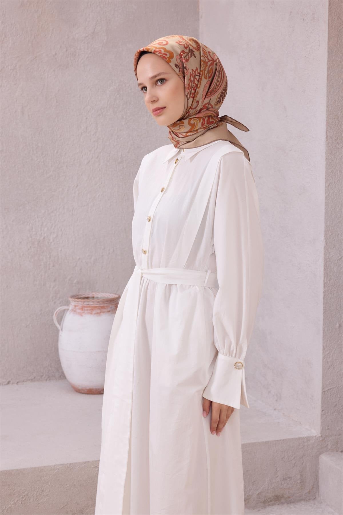 BELLİ ÇİÇEK DESEN İPEK EŞARP