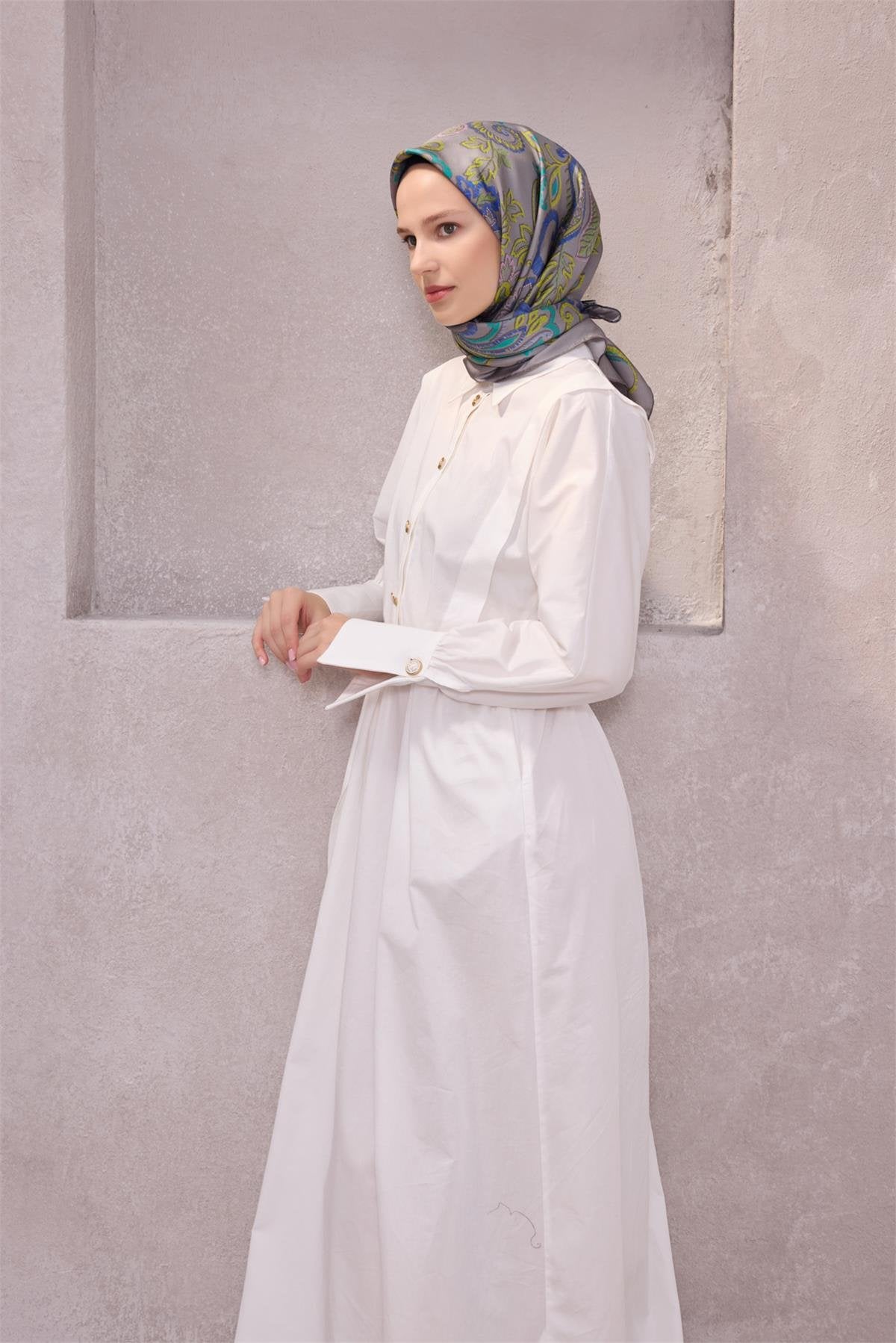 BELLİ ÇİÇEK DESEN İPEK EŞARP