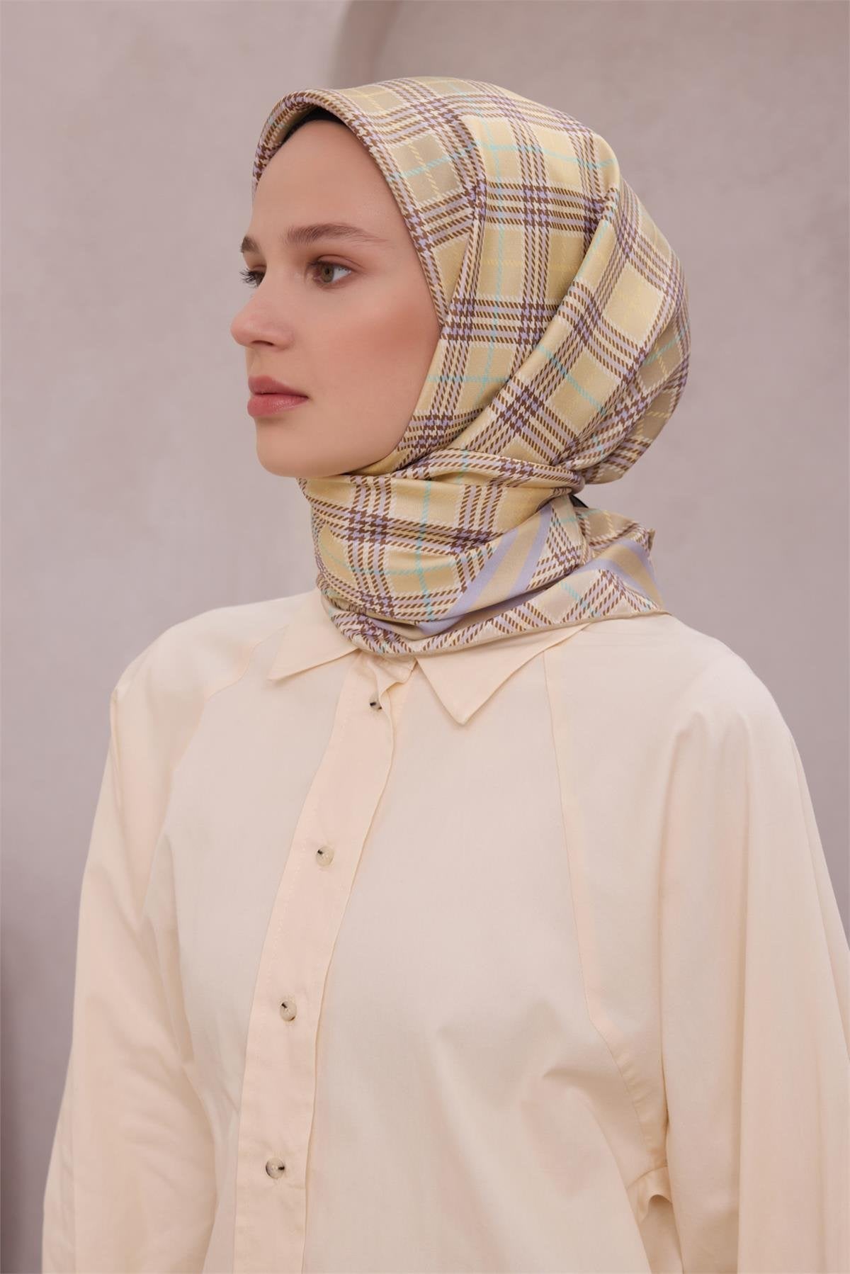 BELLİ EKOSE DESEN İPEK EŞARP