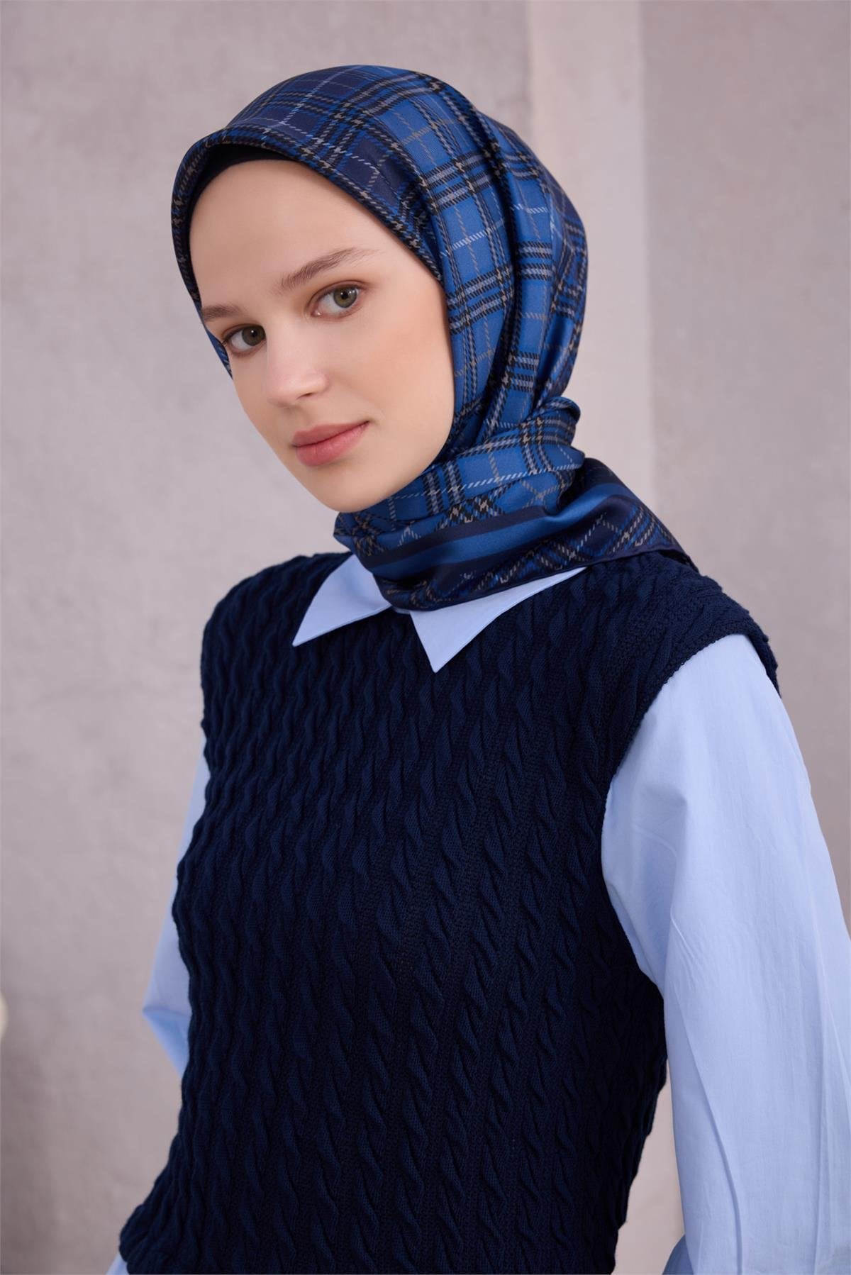 BELLİ EKOSE DESEN İPEK EŞARP