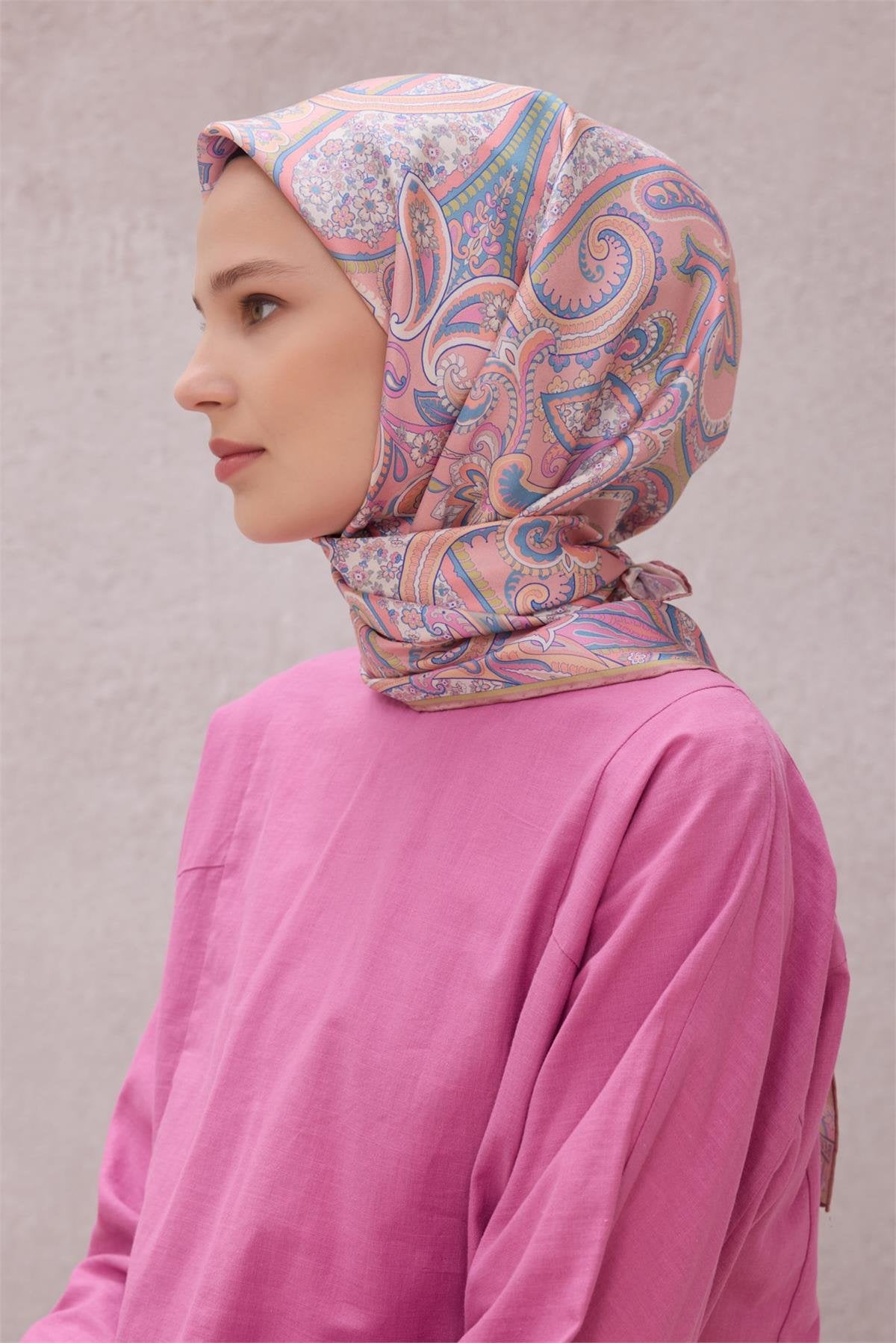 BELLİ ETNİK DESEN İPEK EŞARP