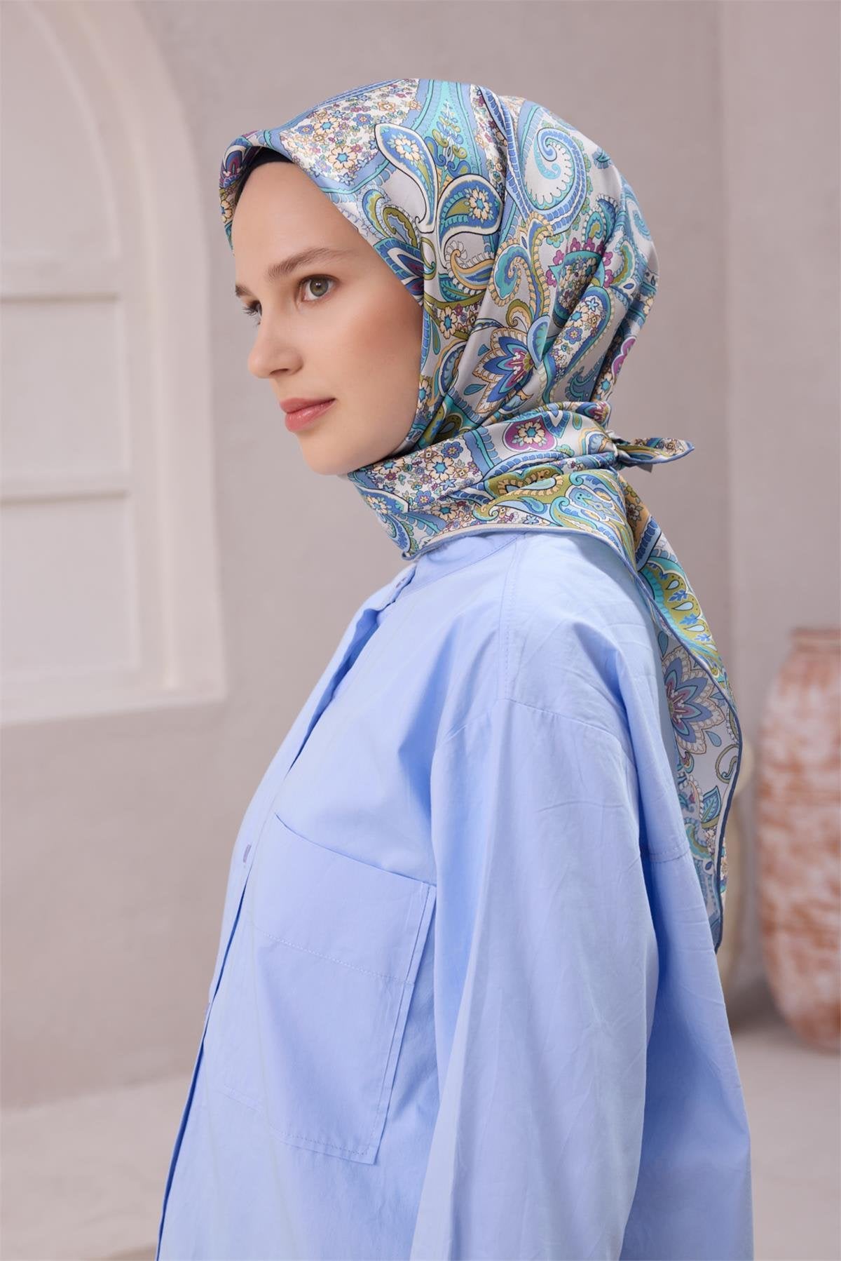 BELLİ ETNİK DESEN İPEK EŞARP