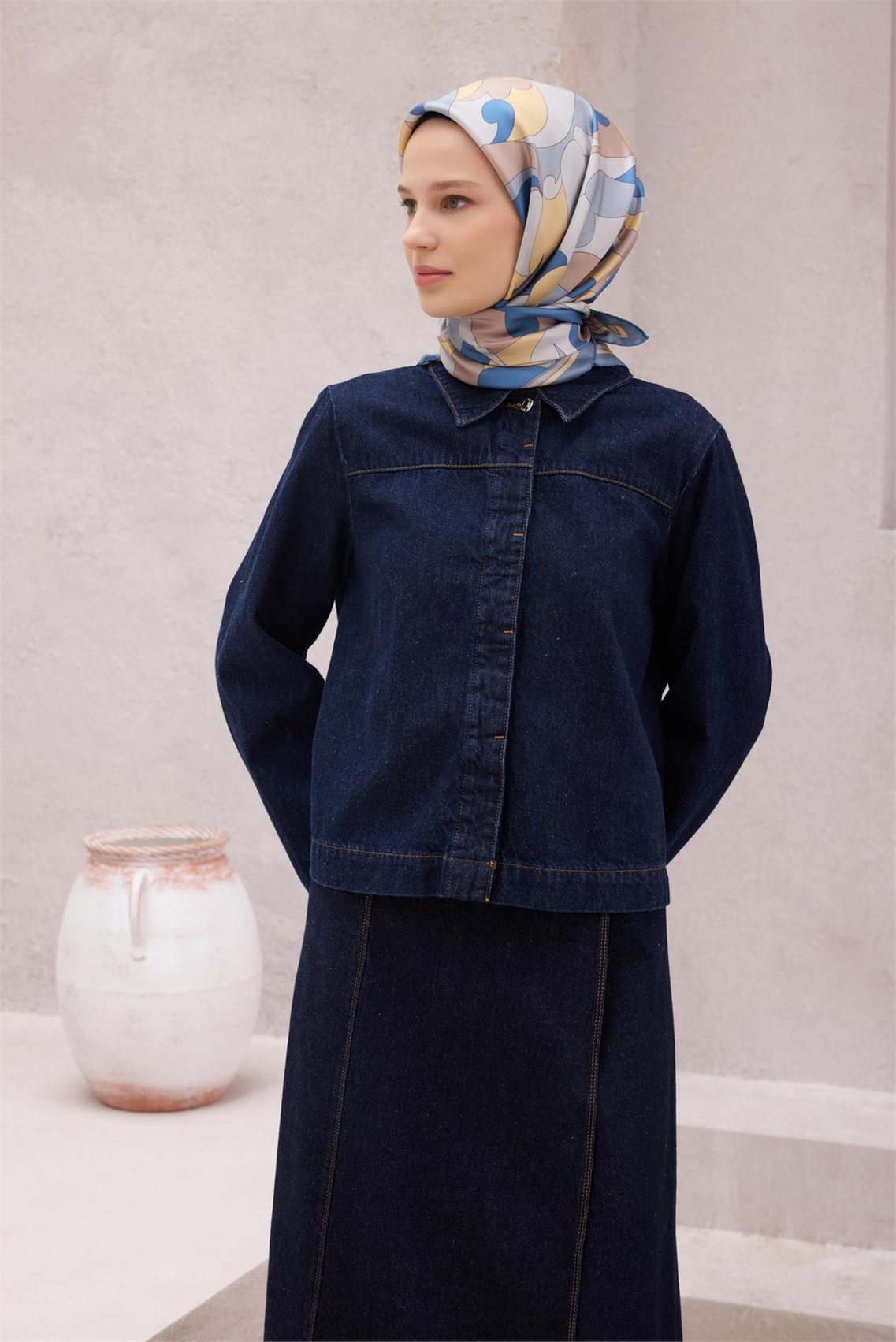 BELLİ GEOMETRİK DESEN İPEK EŞARP