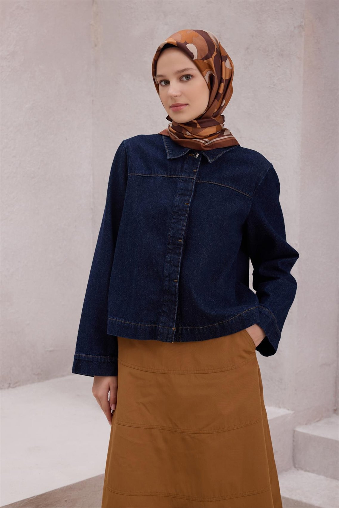 BELLİ GEOMETRİK DESEN İPEK EŞARP