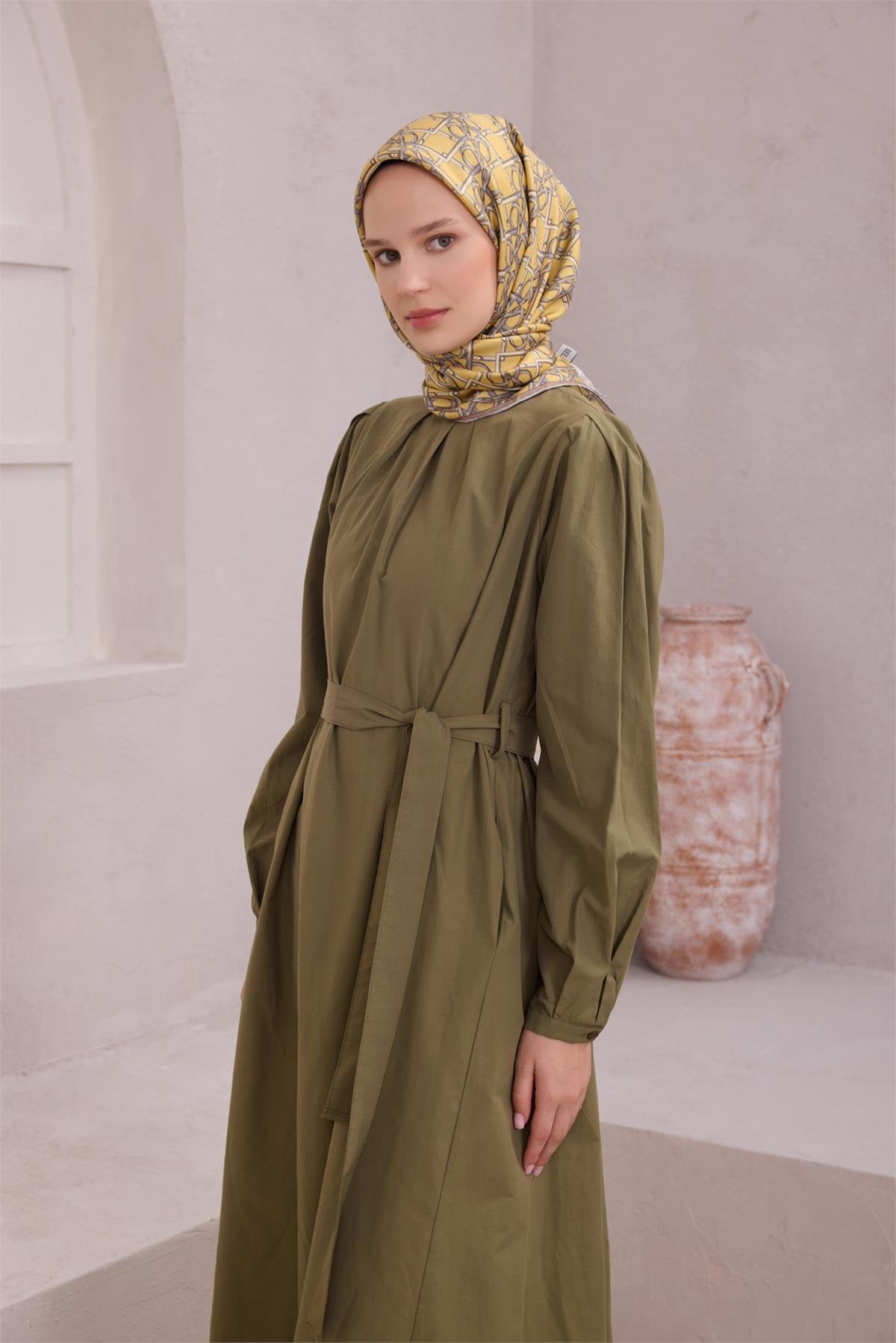 BELLİ GEOMETRİK DESEN İPEK EŞARP