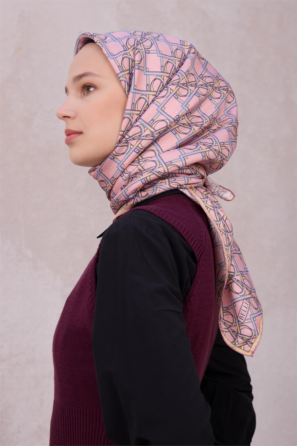 BELLİ GEOMETRİK DESEN İPEK EŞARP