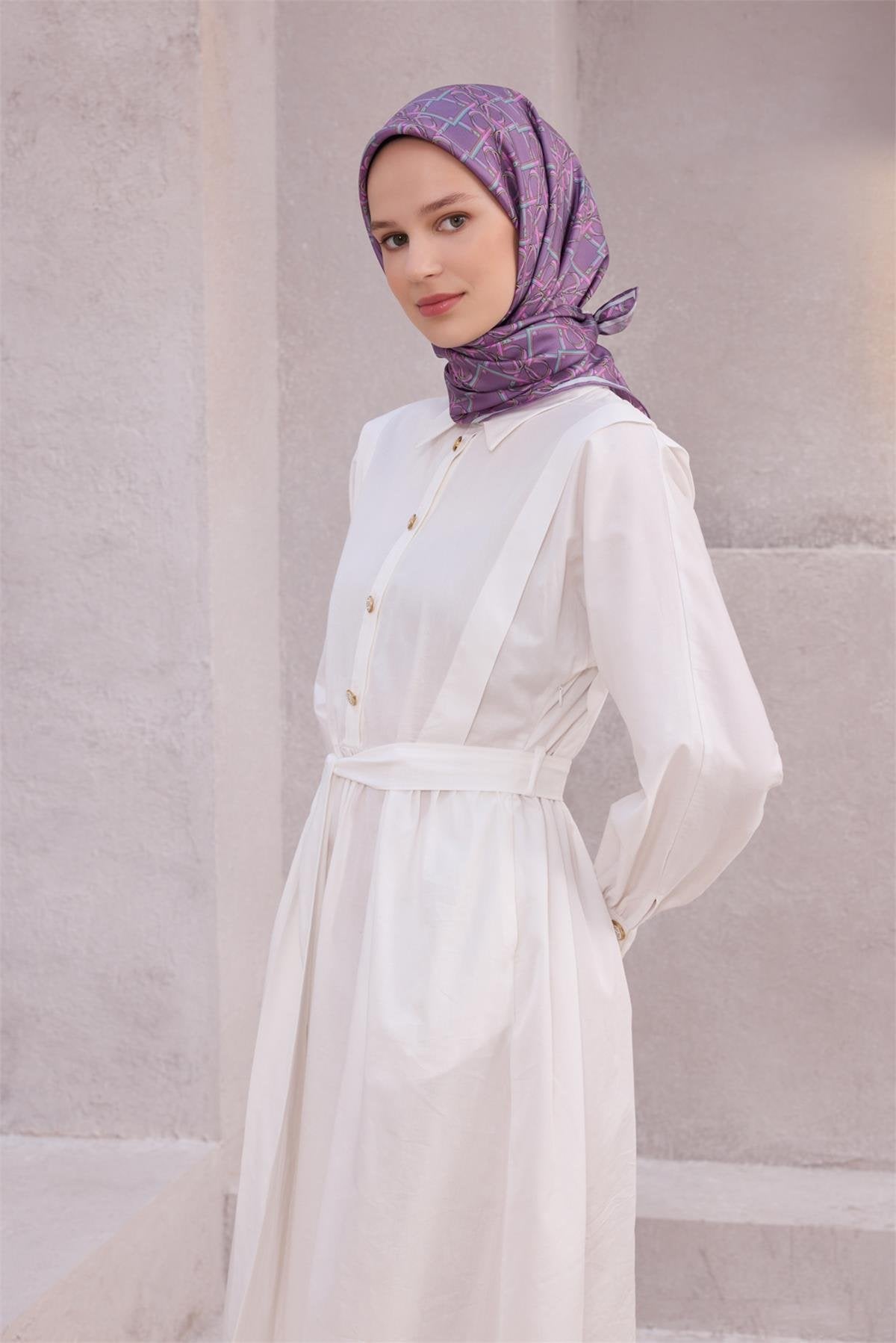 BELLİ GEOMETRİK DESEN İPEK EŞARP