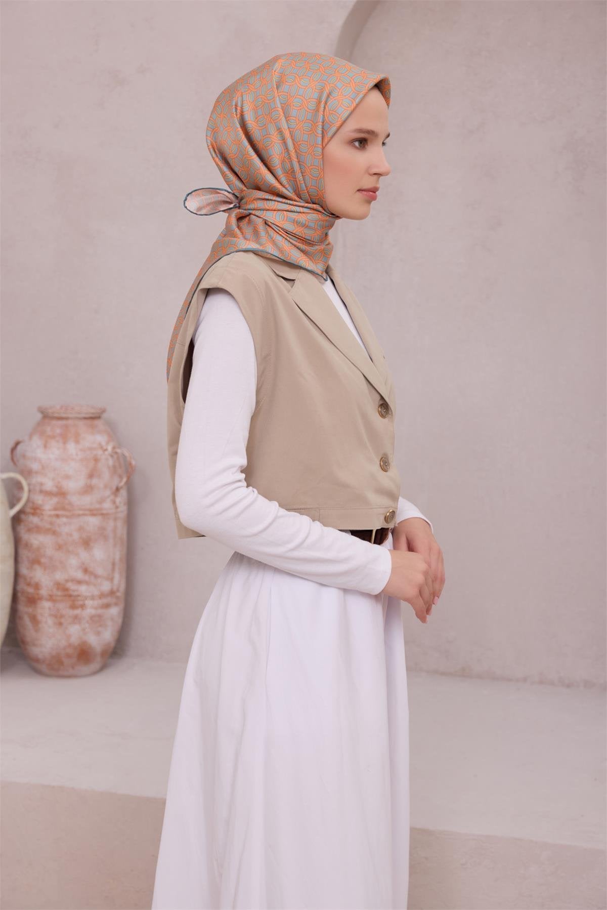 BELLİ GEOMETRİK DESEN İPEK EŞARP