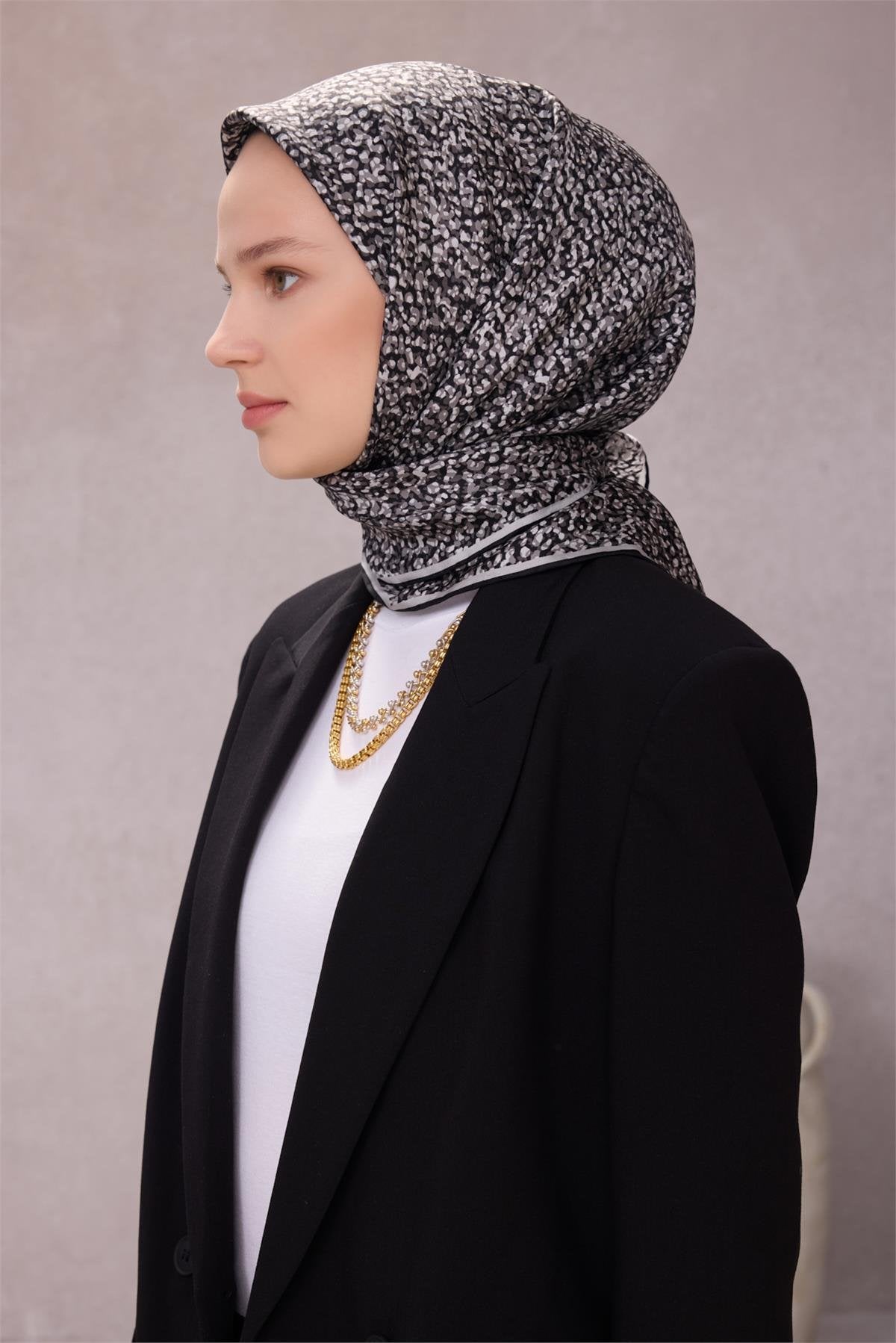 BELLİ LEOPAR DESEN İPEK EŞARP