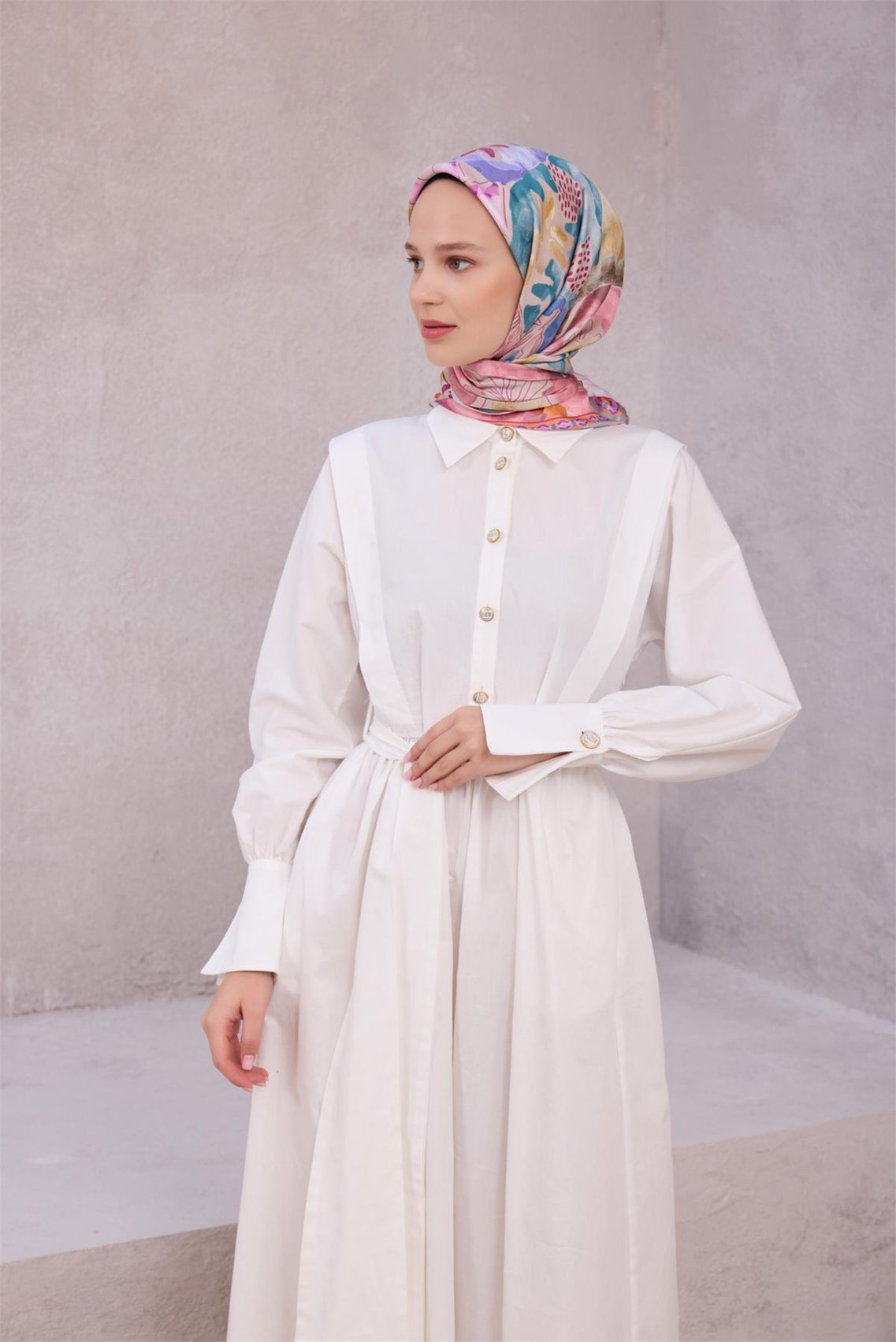 BELLİ OBJE DESEN İPEK EŞARP