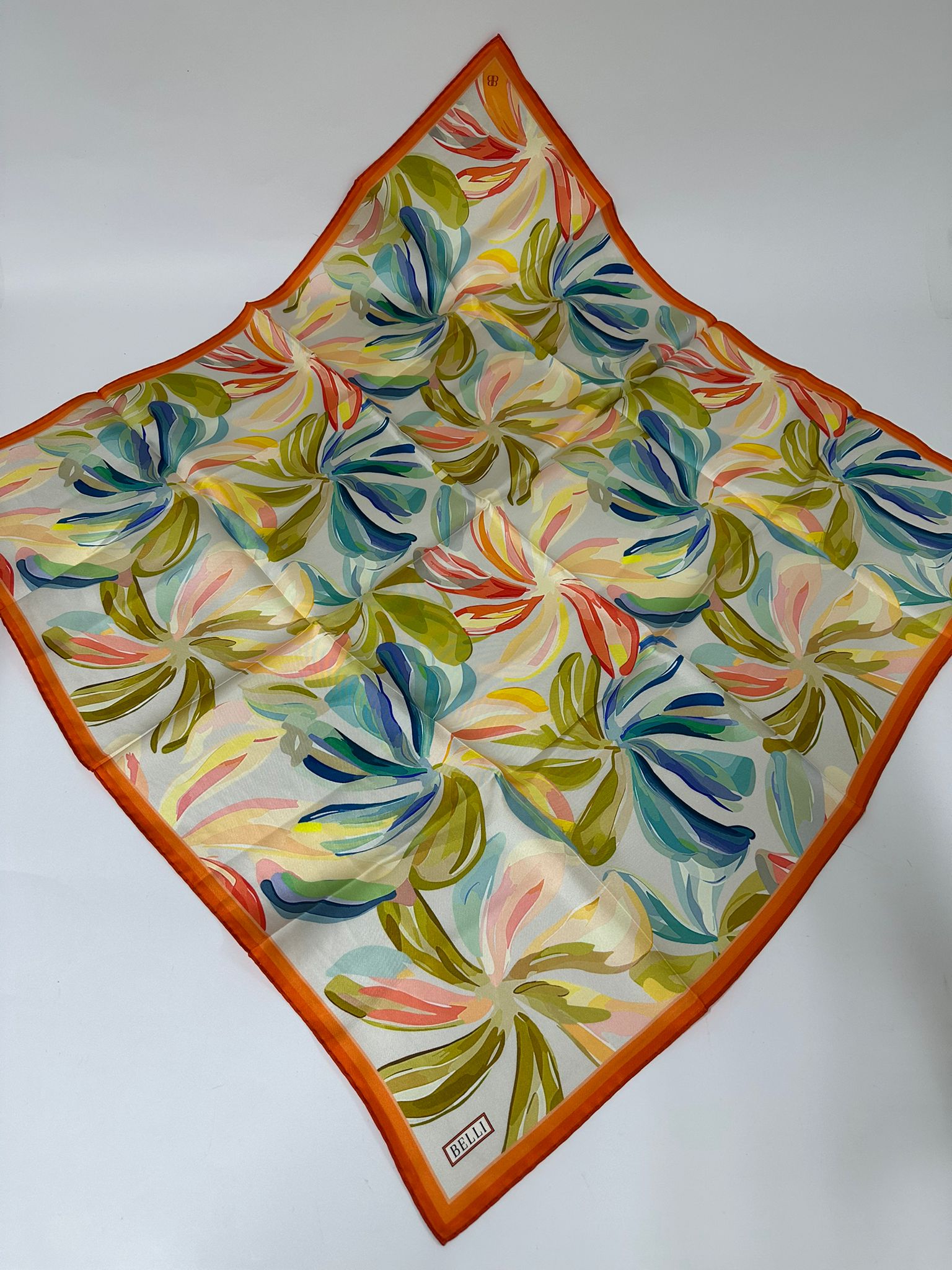 BELLİ ÇİÇEK DESEN İPEK EŞARP