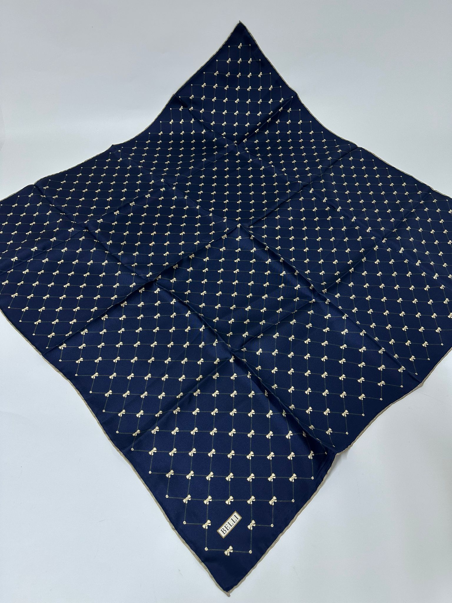 BELLİ KURDELE KAFES DESEN İPEK EŞARP