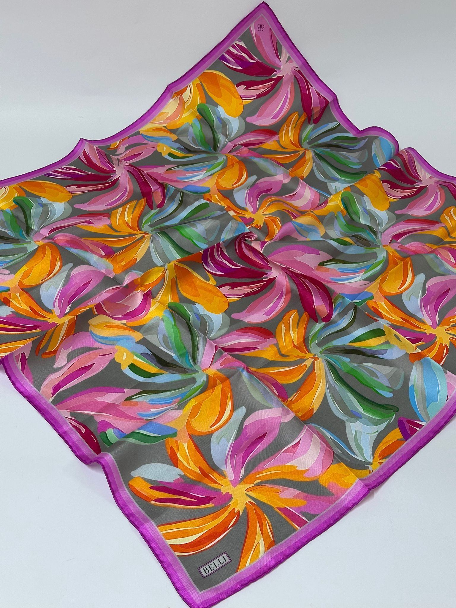 BELLİ ÇİÇEK DESEN İPEK EŞARP