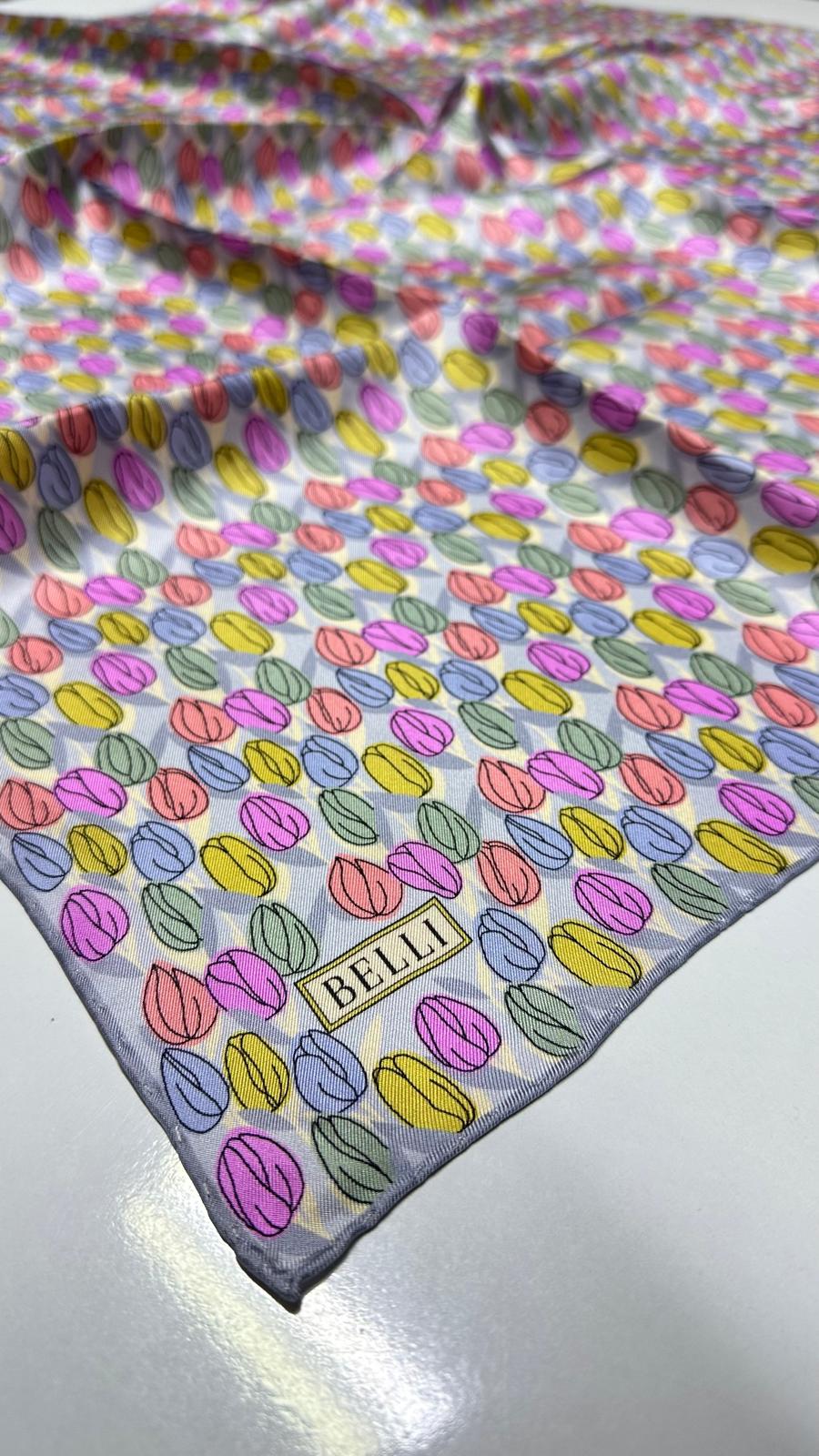 BELLİ ÇİÇEK DESEN İPEK EŞARP