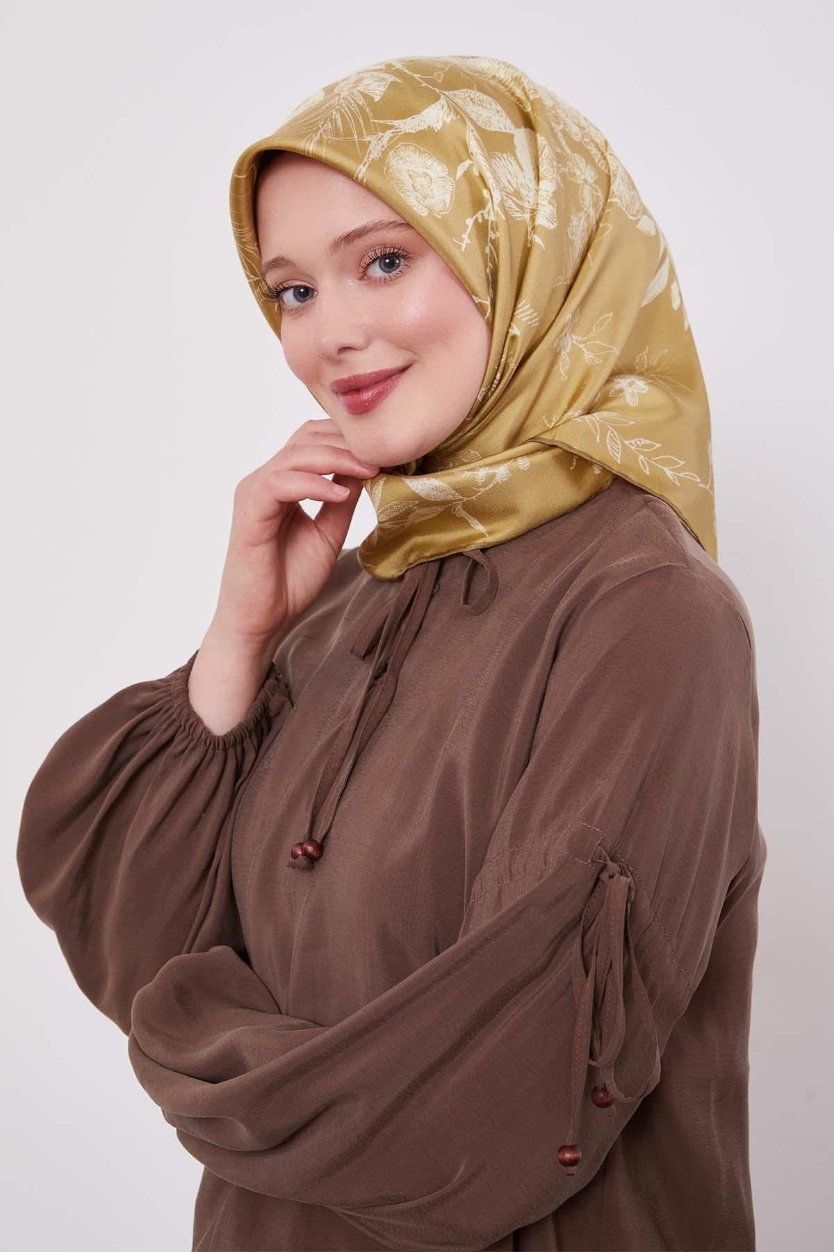 LEVİDOR SOYUT GÜL DESEN İPEK EŞARP