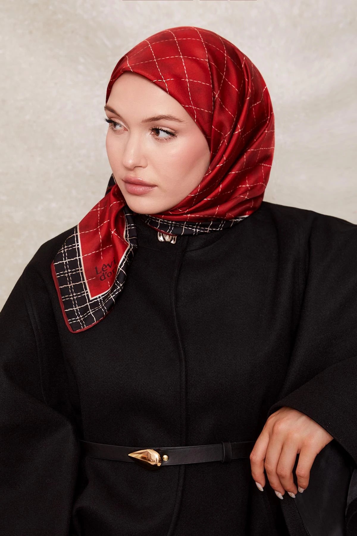 LEVİDOR KARE DESEN İPEK EŞARP