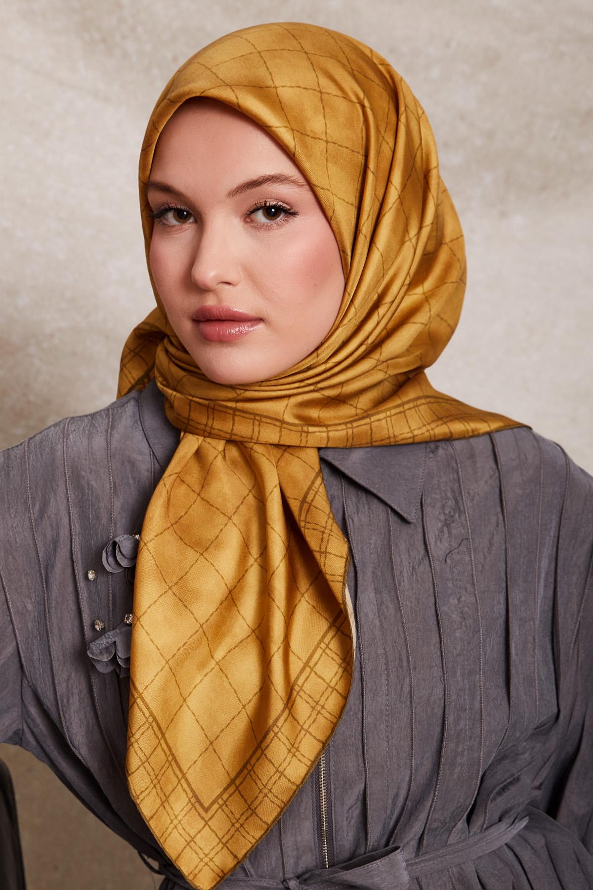 LEVİDOR KARE DESEN İPEK EŞARP