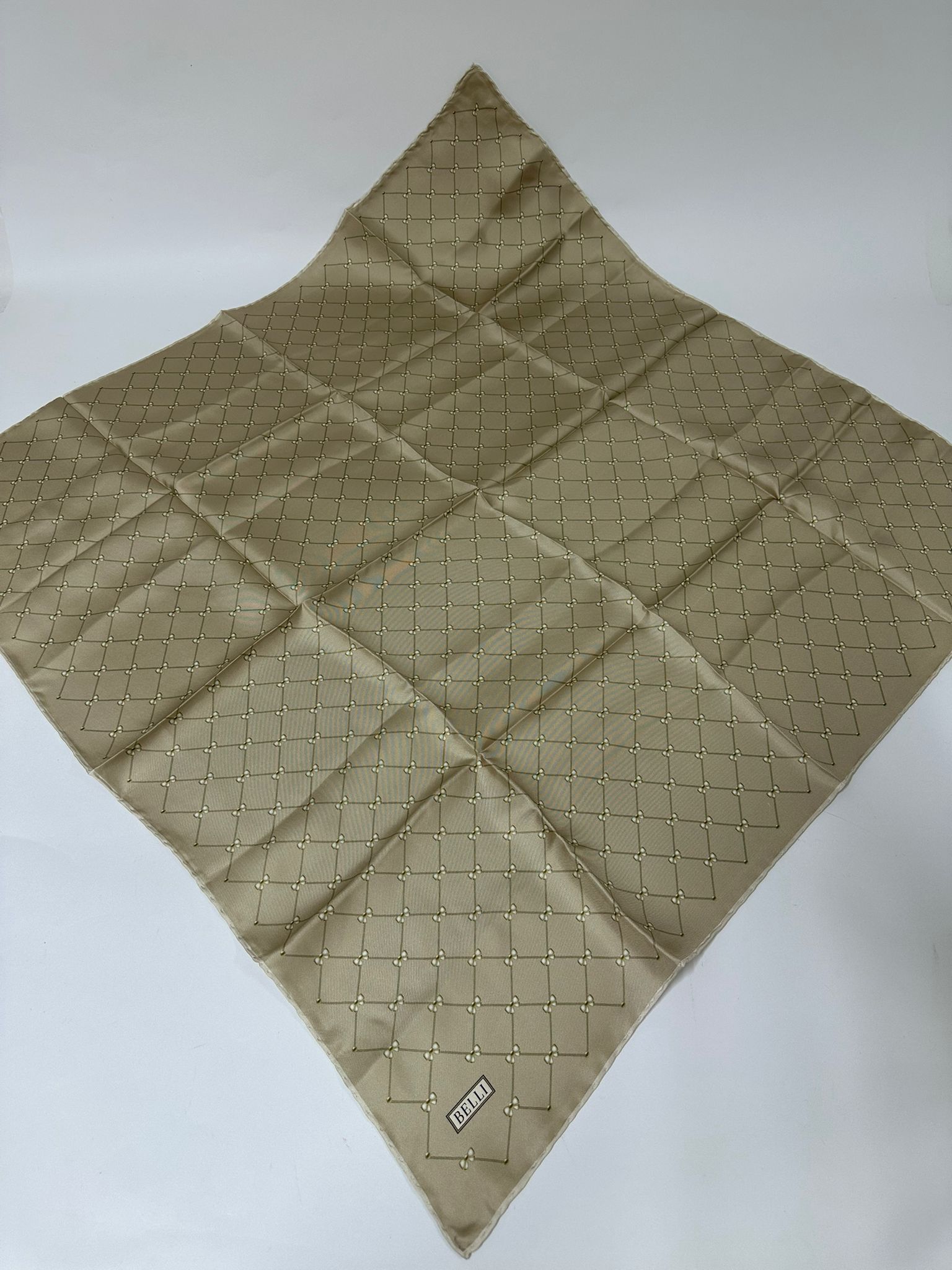 BELLİ KURDELE KAFES DESEN İPEK EŞARP