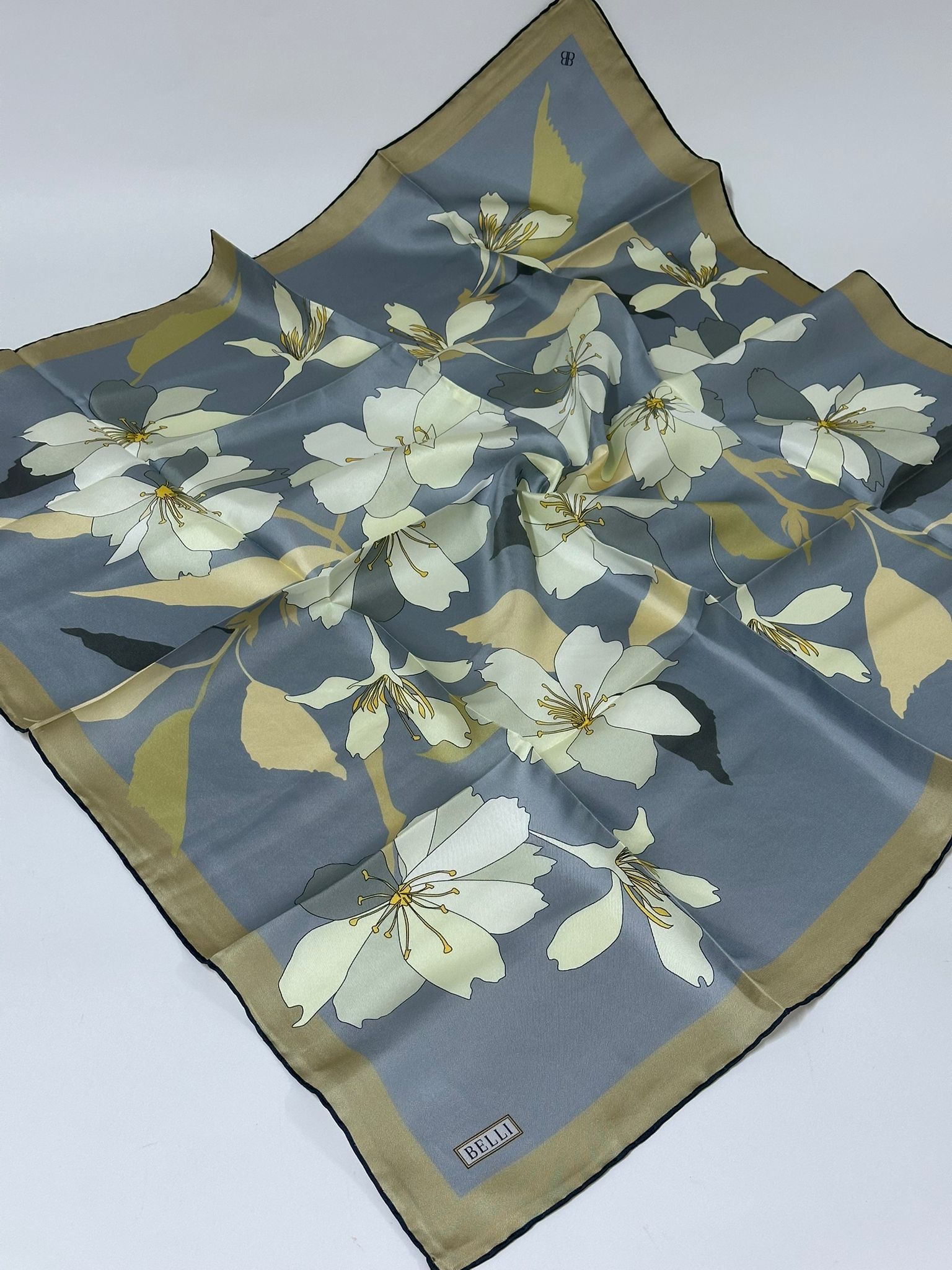 BELLİ ÇİÇEK DESEN İPEK EŞARP