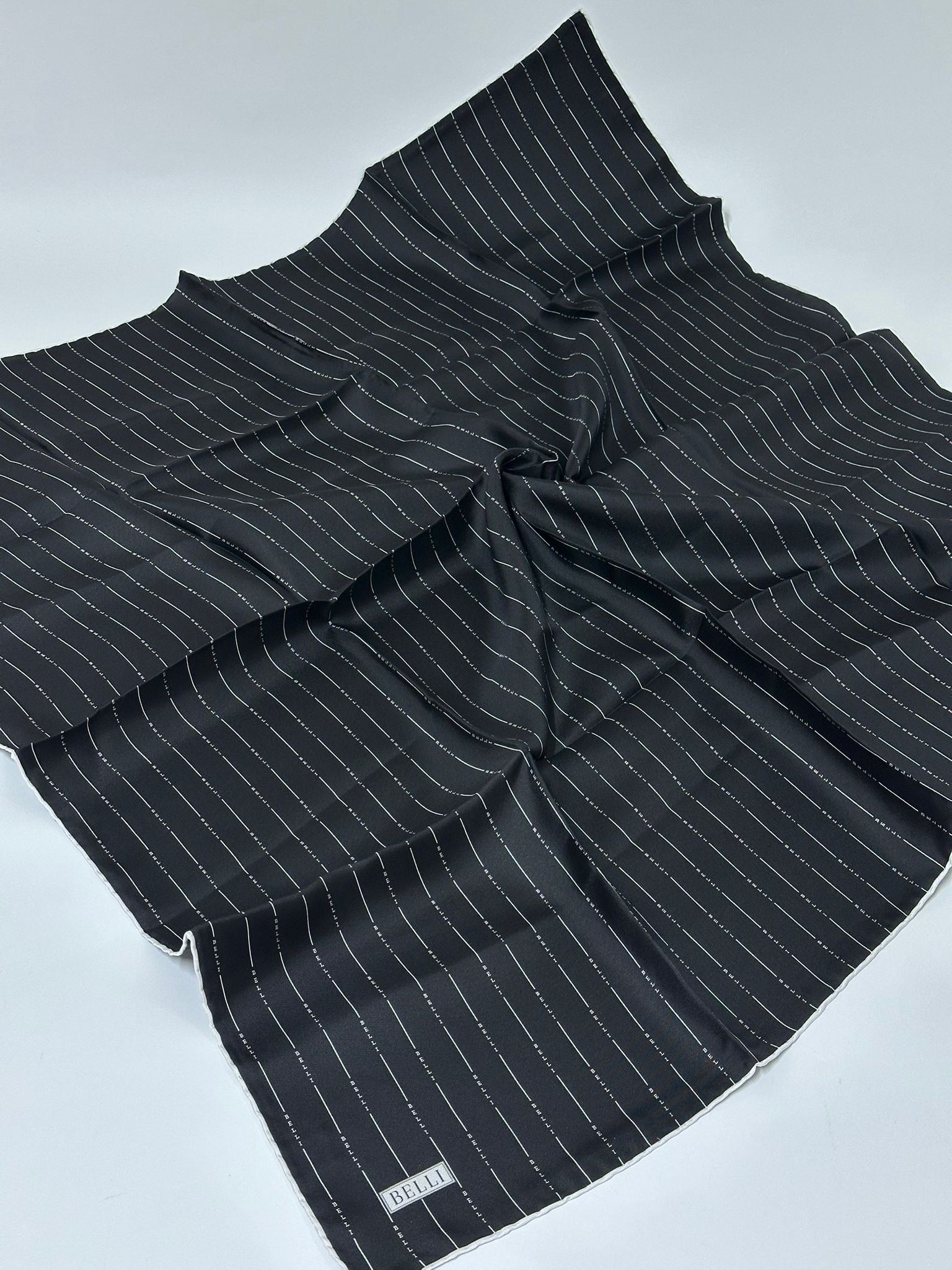 BELLİ ÇİZGİ DESEN İPEK EŞARP