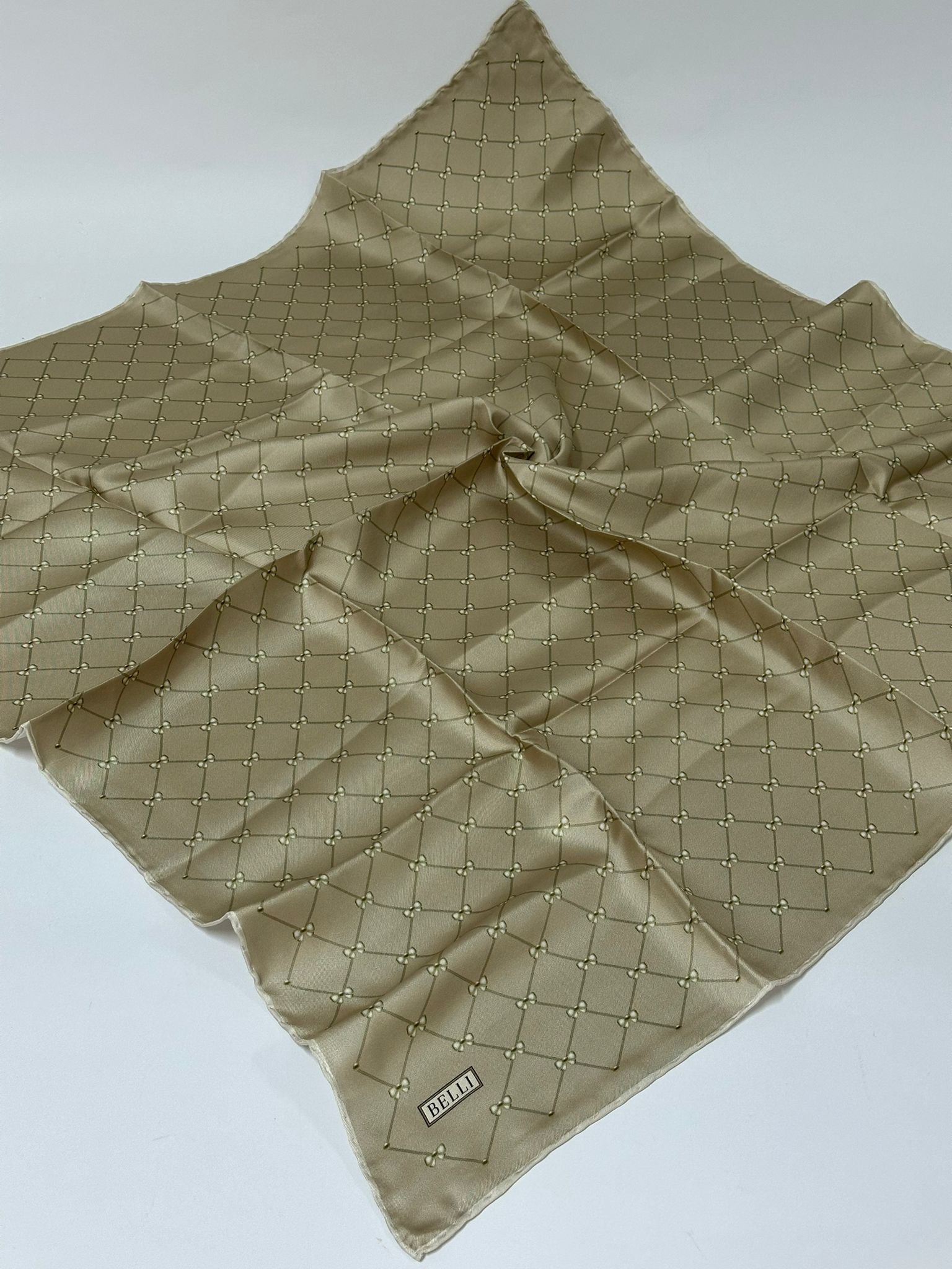 BELLİ KURDELE KAFES DESEN İPEK EŞARP