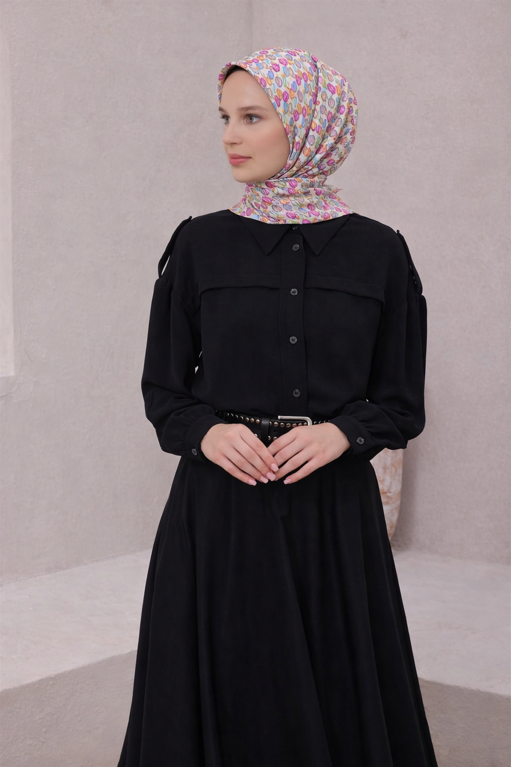 BELLİ ÇİÇEK DESEN İPEK EŞARP