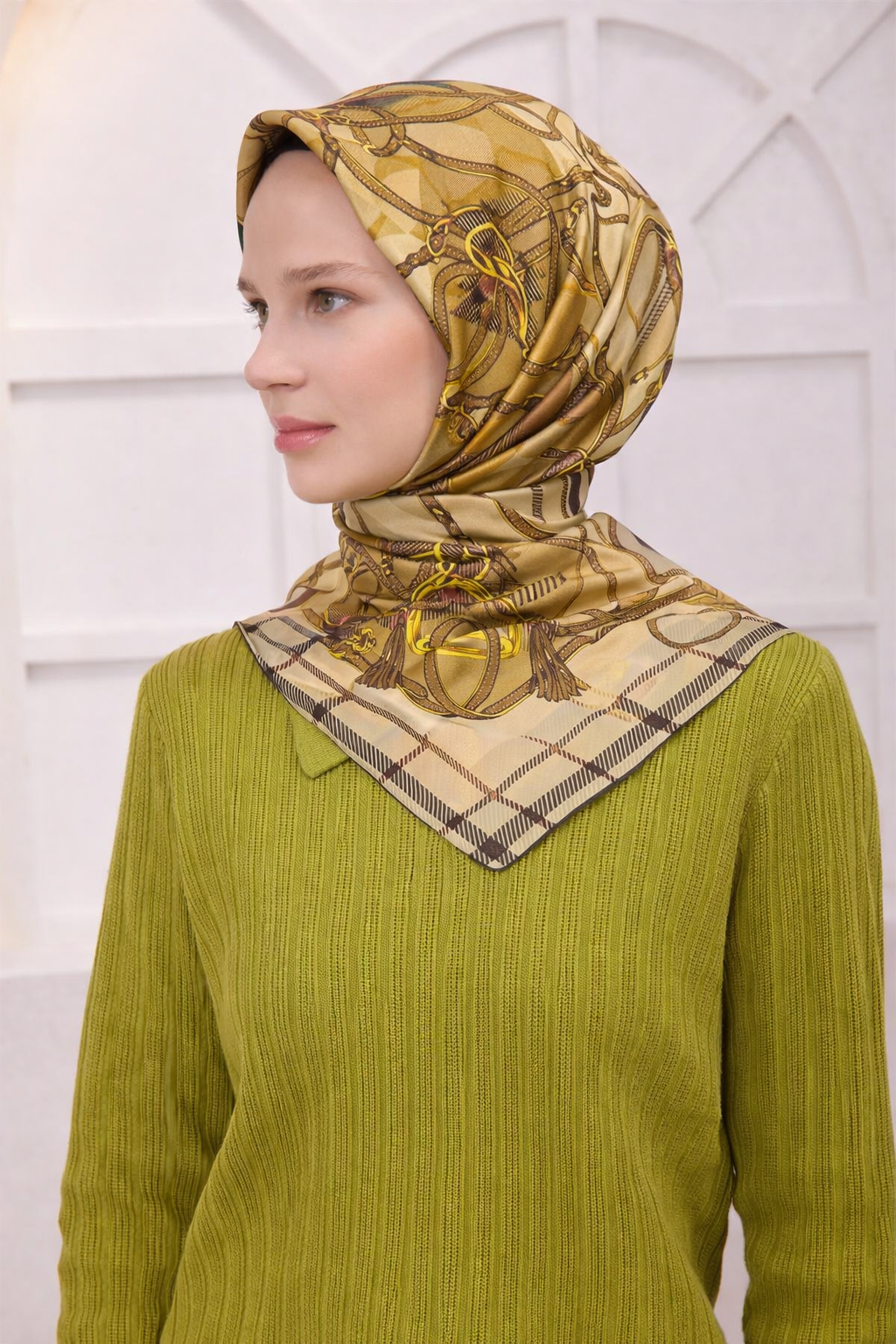 BELLİ EKOSE KEMER DESEN İPEK EŞARP