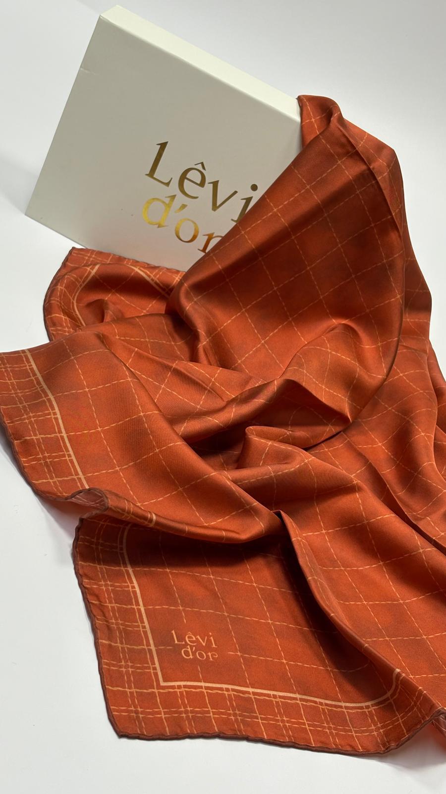 LEVİDOR KARE DESEN İPEK EŞARP