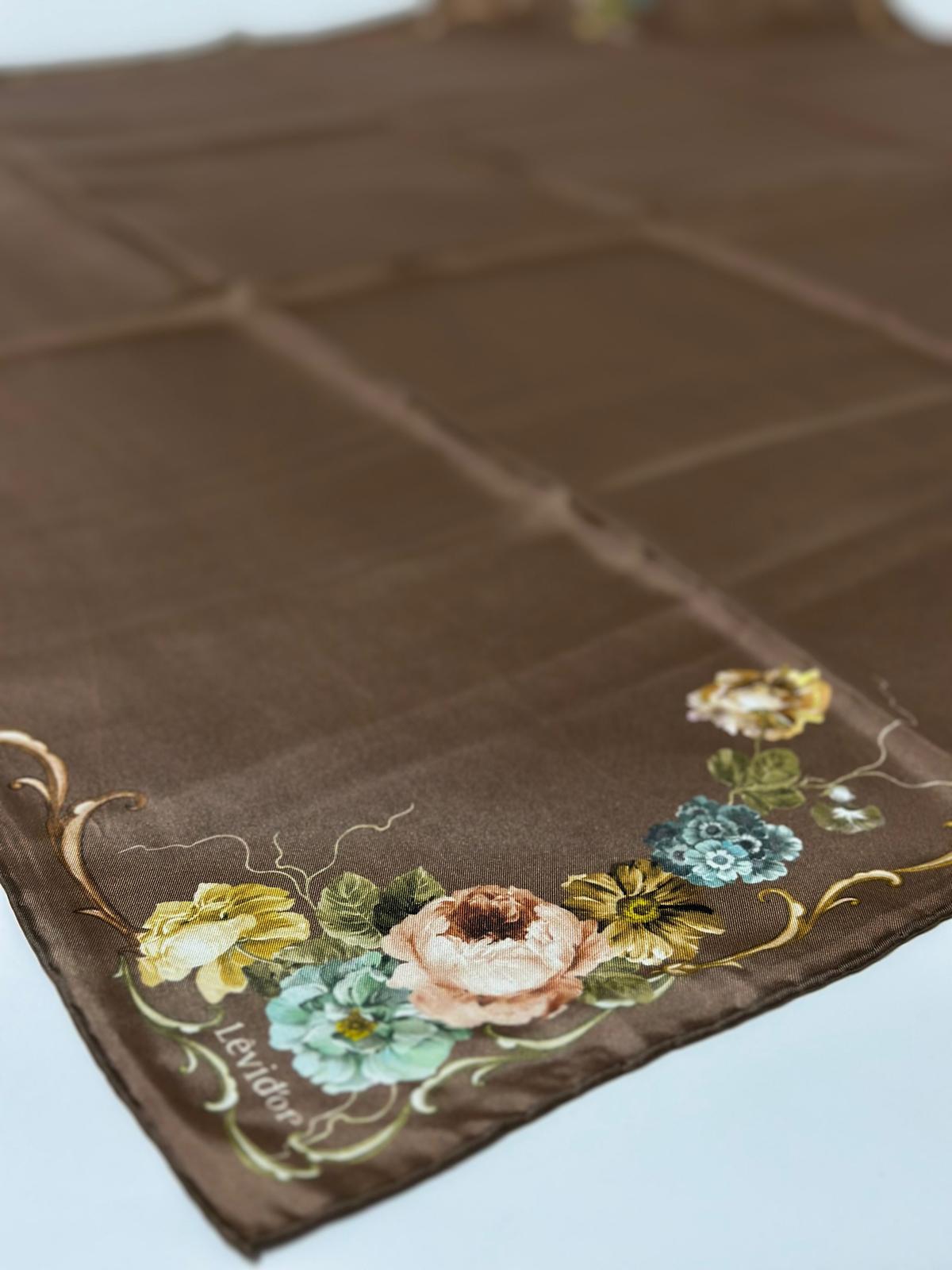 LEVİDOR KENAR DESENLİ DÜZ İPEK EŞARP