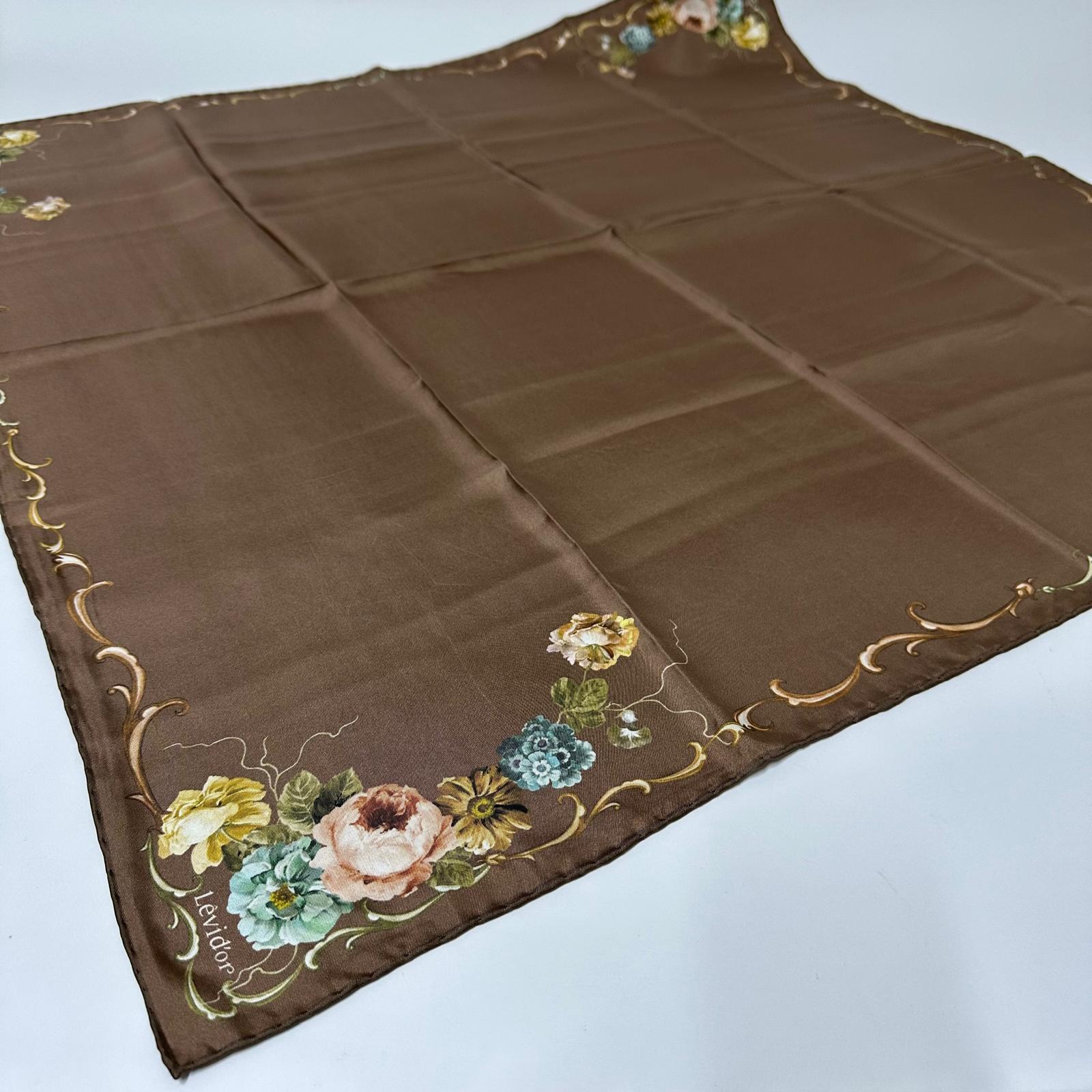 LEVİDOR KENAR DESENLİ DÜZ İPEK EŞARP