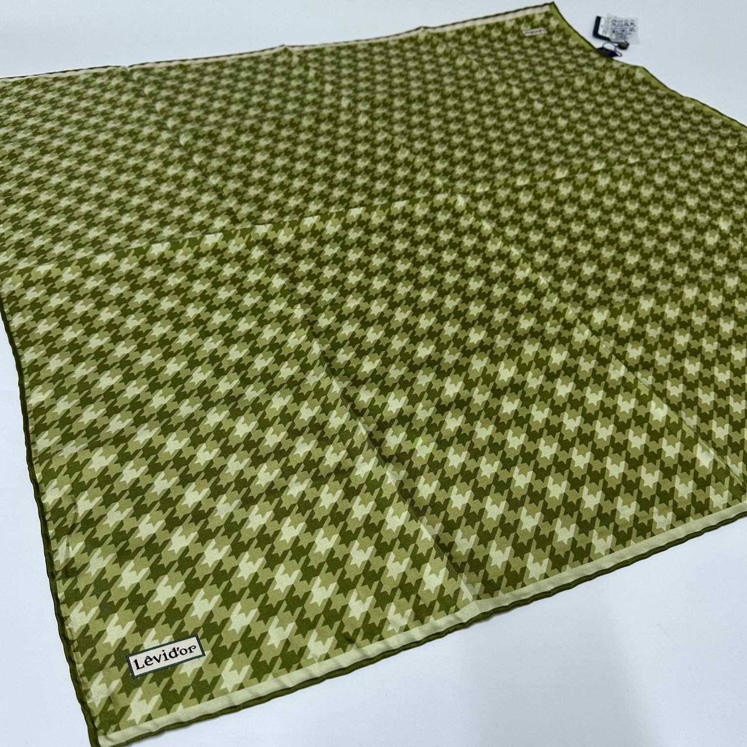 LEVİDOR KAZ AYAĞI DESEN İPEK EŞARP