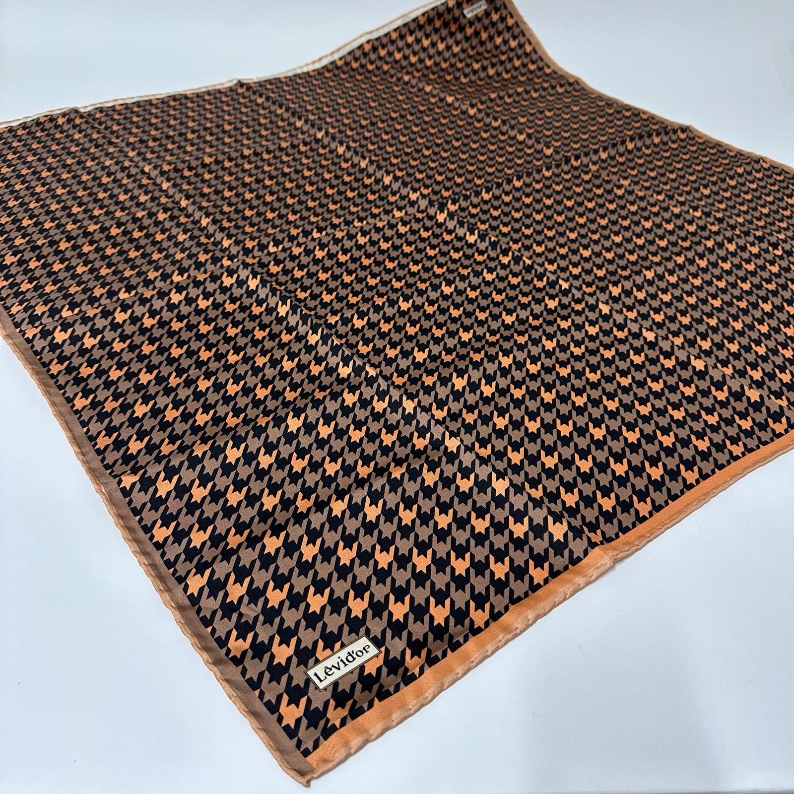 LEVİDOR KAZ AYAĞI DESEN İPEK EŞARP