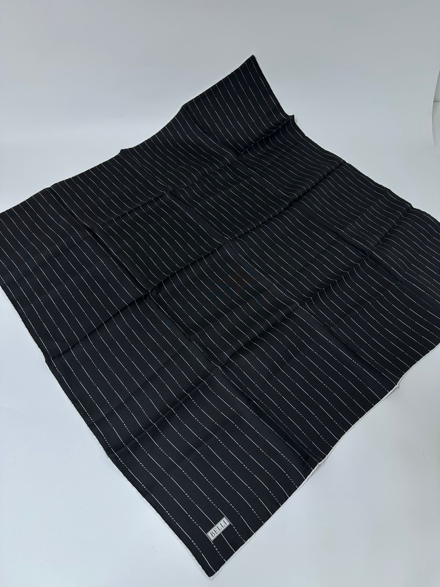 BELLİ ÇİZGİ DESEN İPEK EŞARP