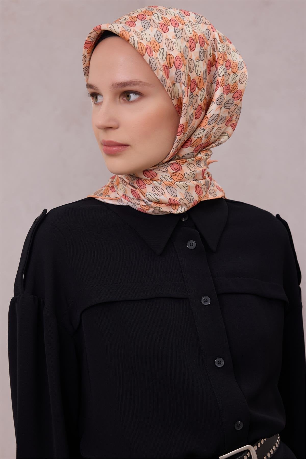 BELLİ ÇİÇEK DESEN İPEK EŞARP