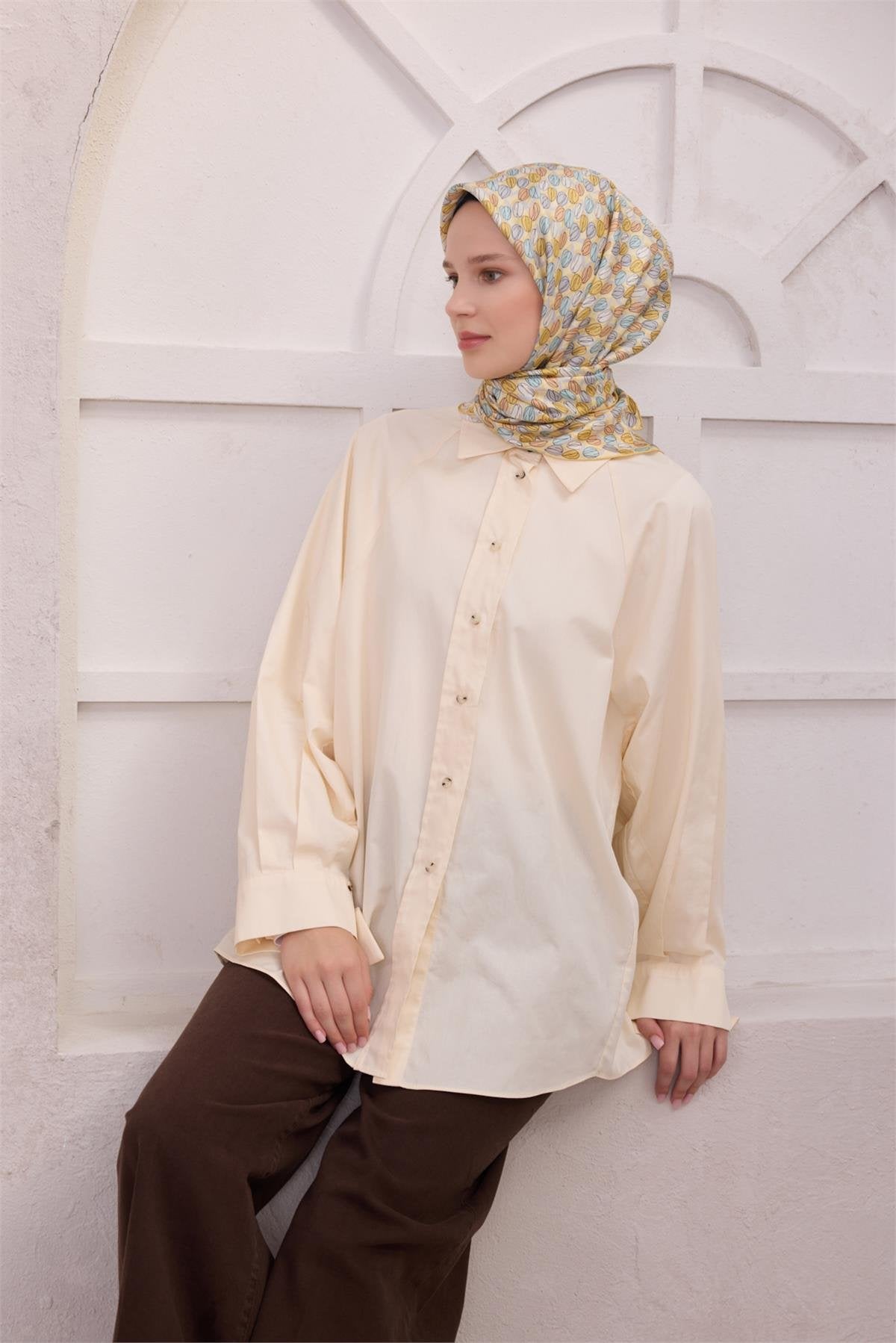 BELLİ ÇİÇEK DESEN İPEK EŞARP