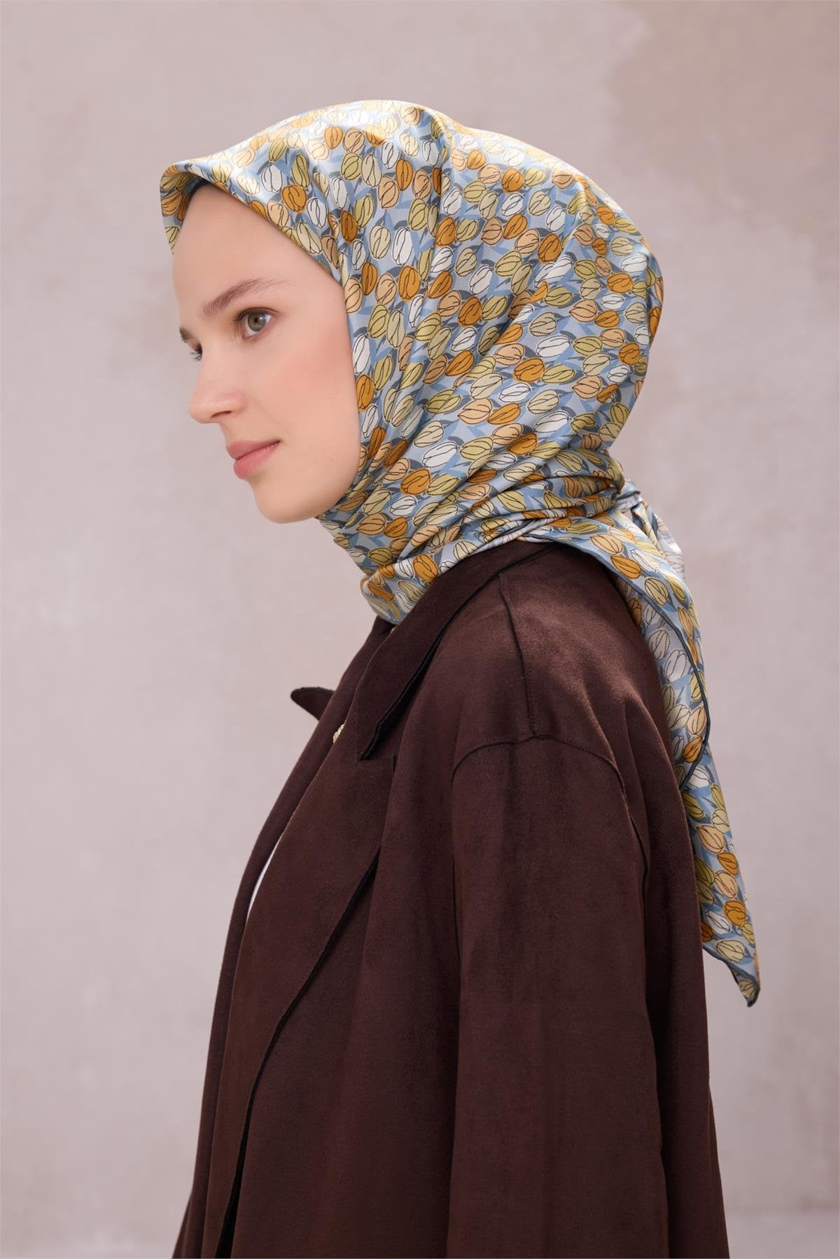 BELLİ ÇİÇEK DESEN İPEK EŞARP