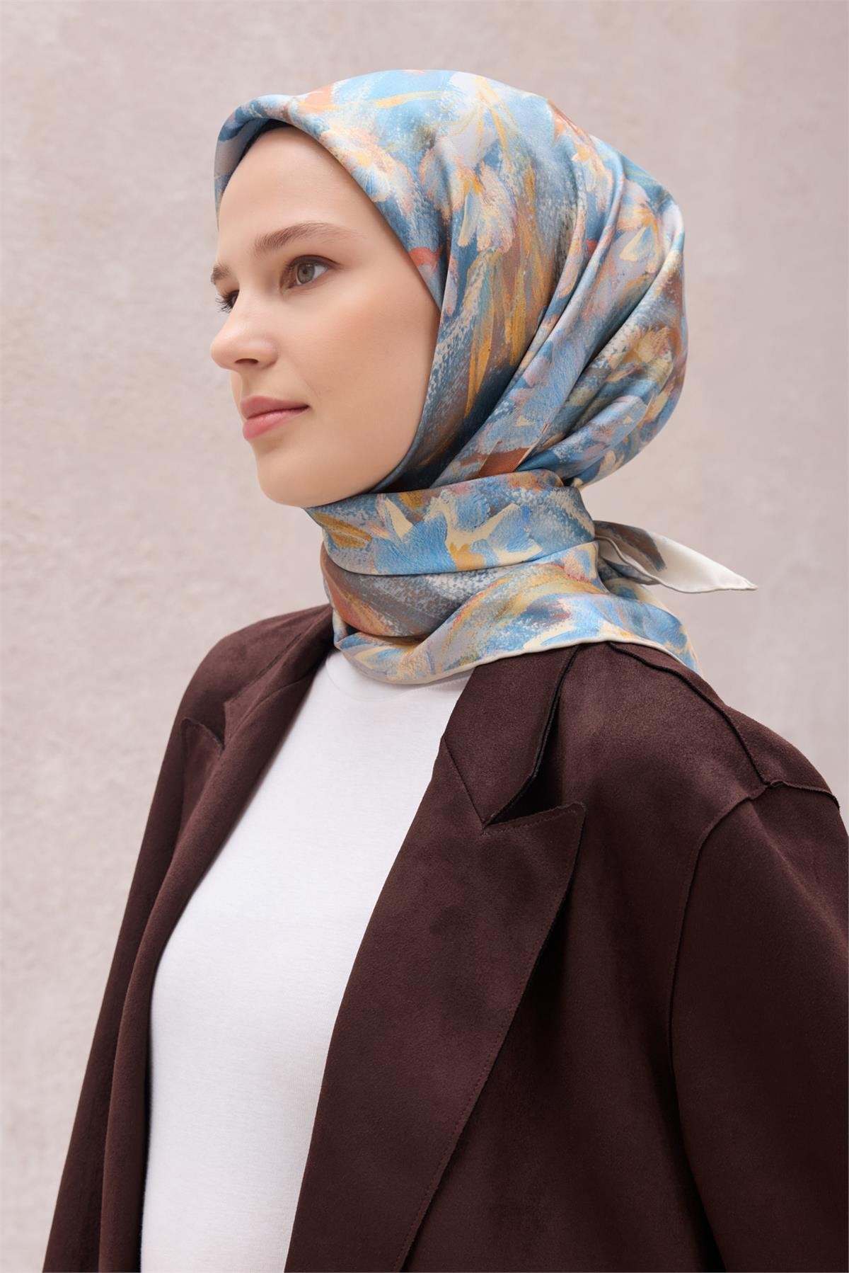 BELLİ ÇİÇEK DESEN İPEK EŞARP